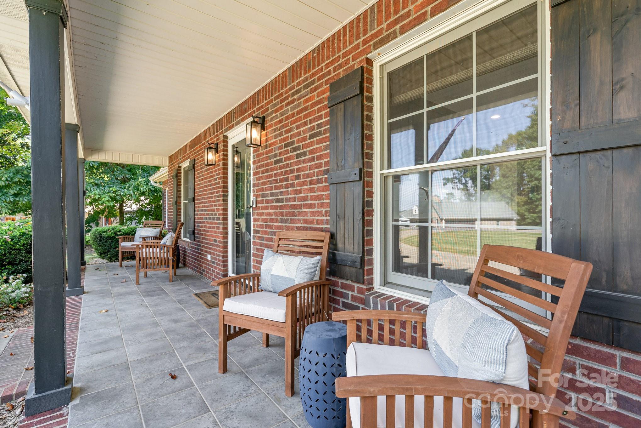 242 Waddell Road Property Photo 8