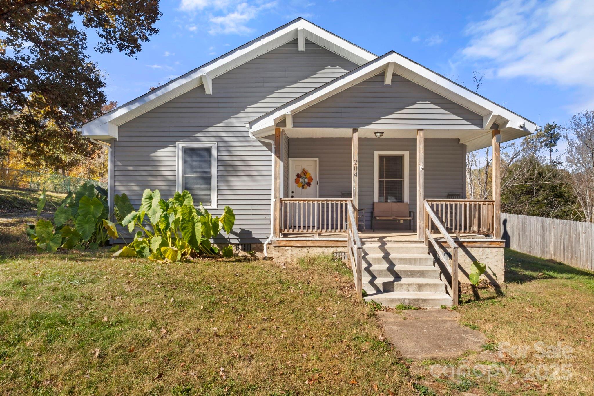 204 Shelby Street Property Photo 1