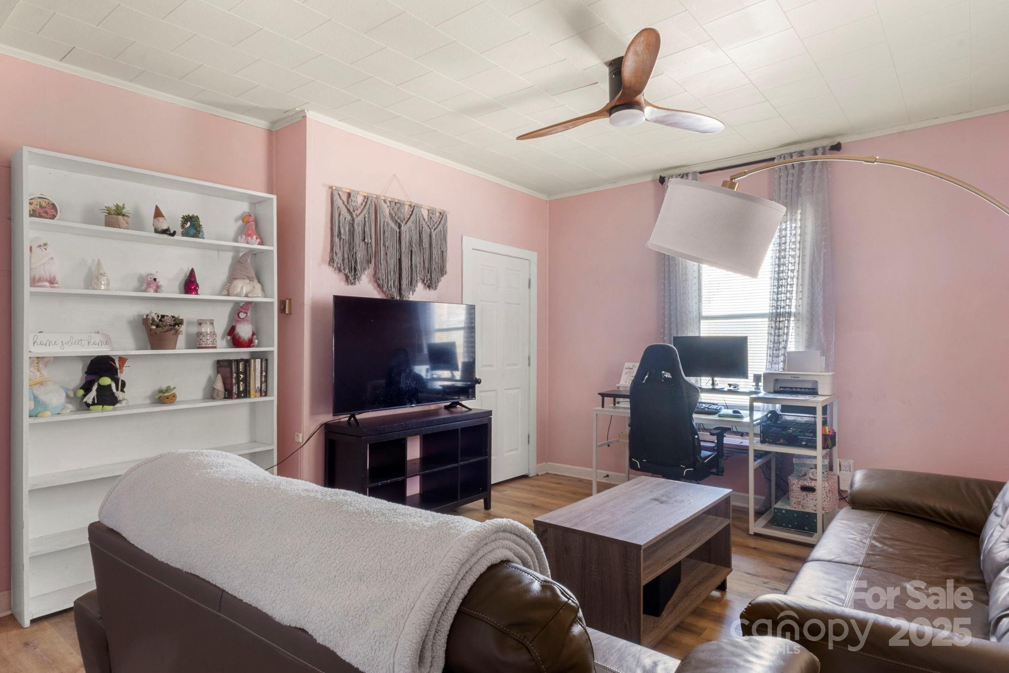 204 Shelby Street Property Photo 11