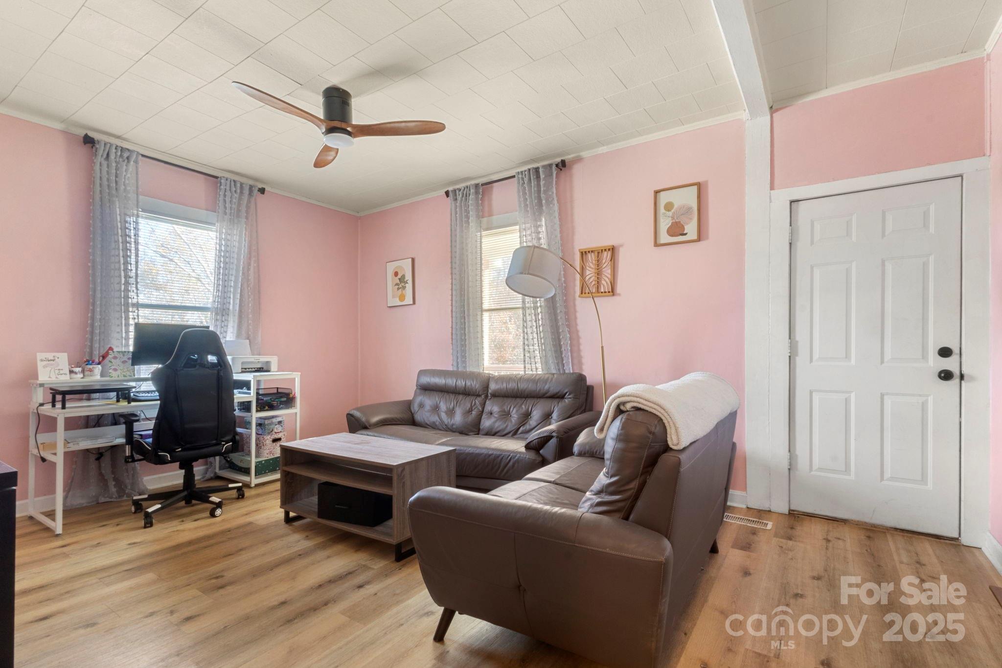 204 Shelby Street Property Photo 12