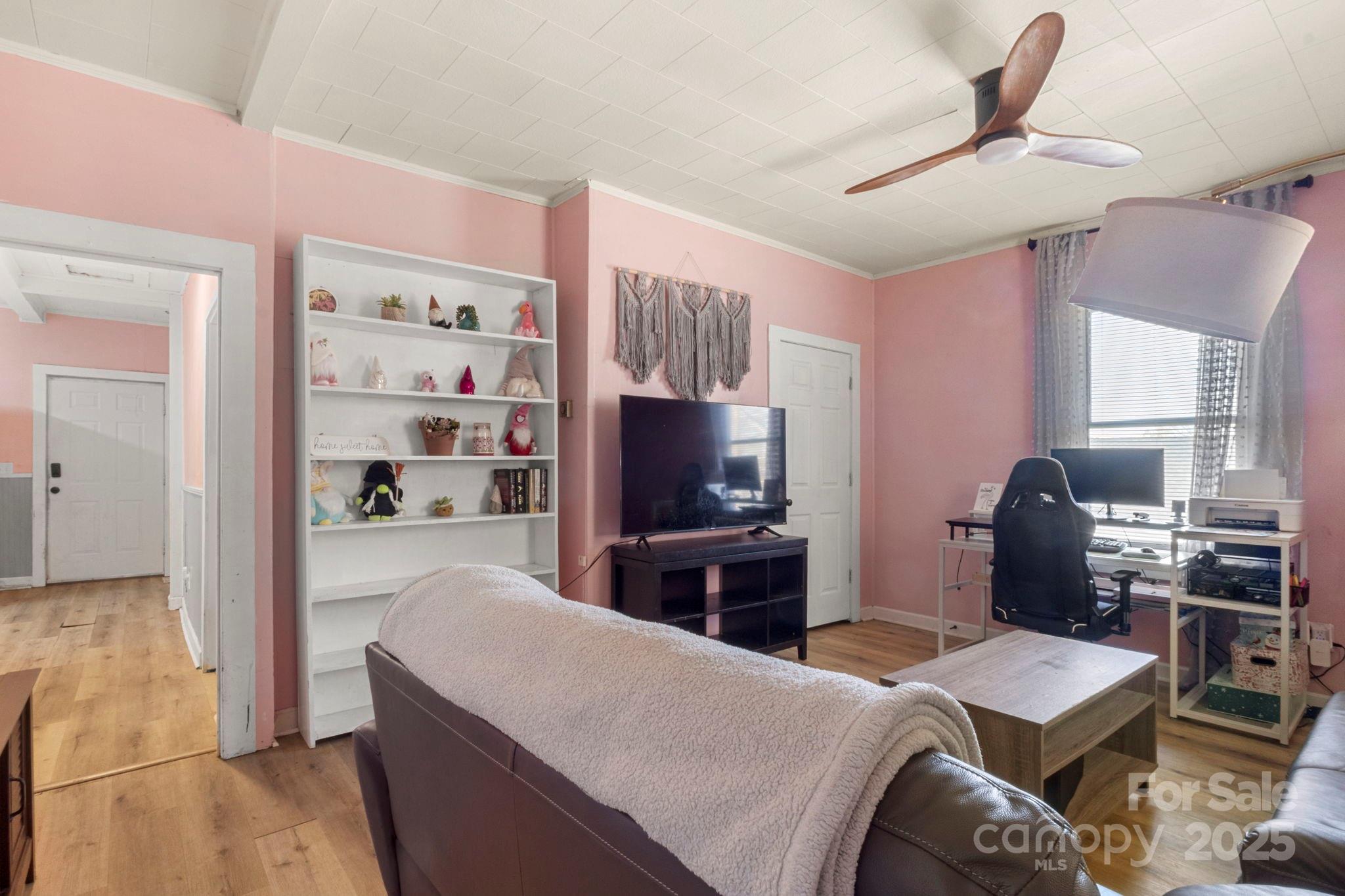 204 Shelby Street Property Photo 13