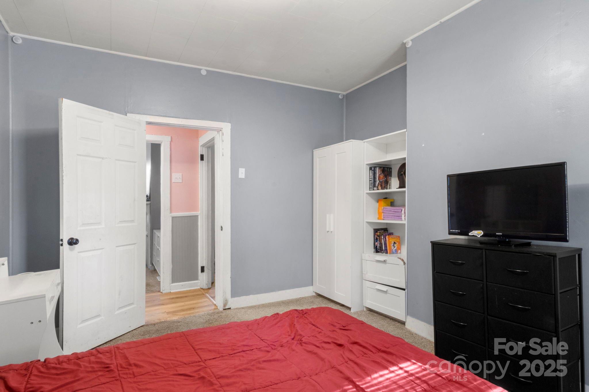 204 Shelby Street Property Photo 17