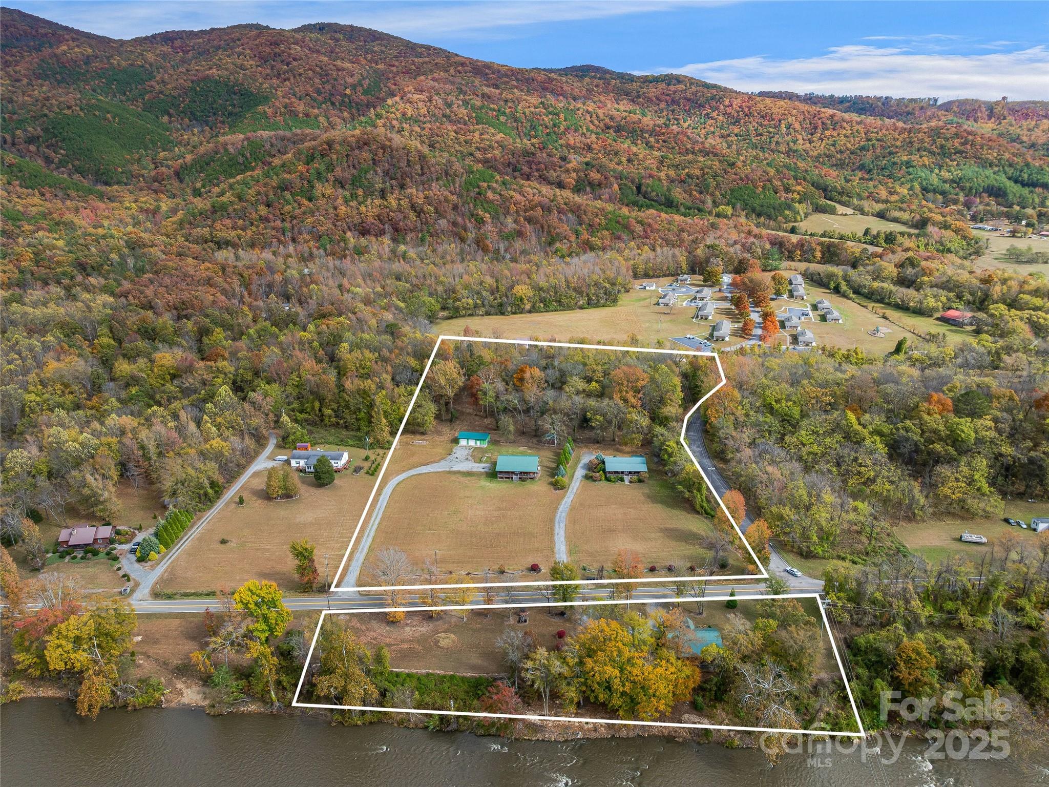 1640, 1641, 1642 River Road Property Photo 1