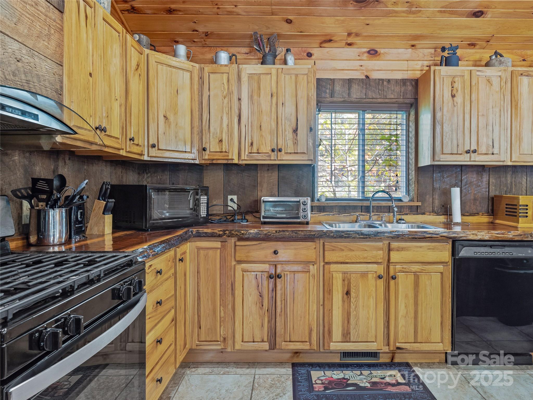 1640, 1641, 1642 River Road Property Photo 25