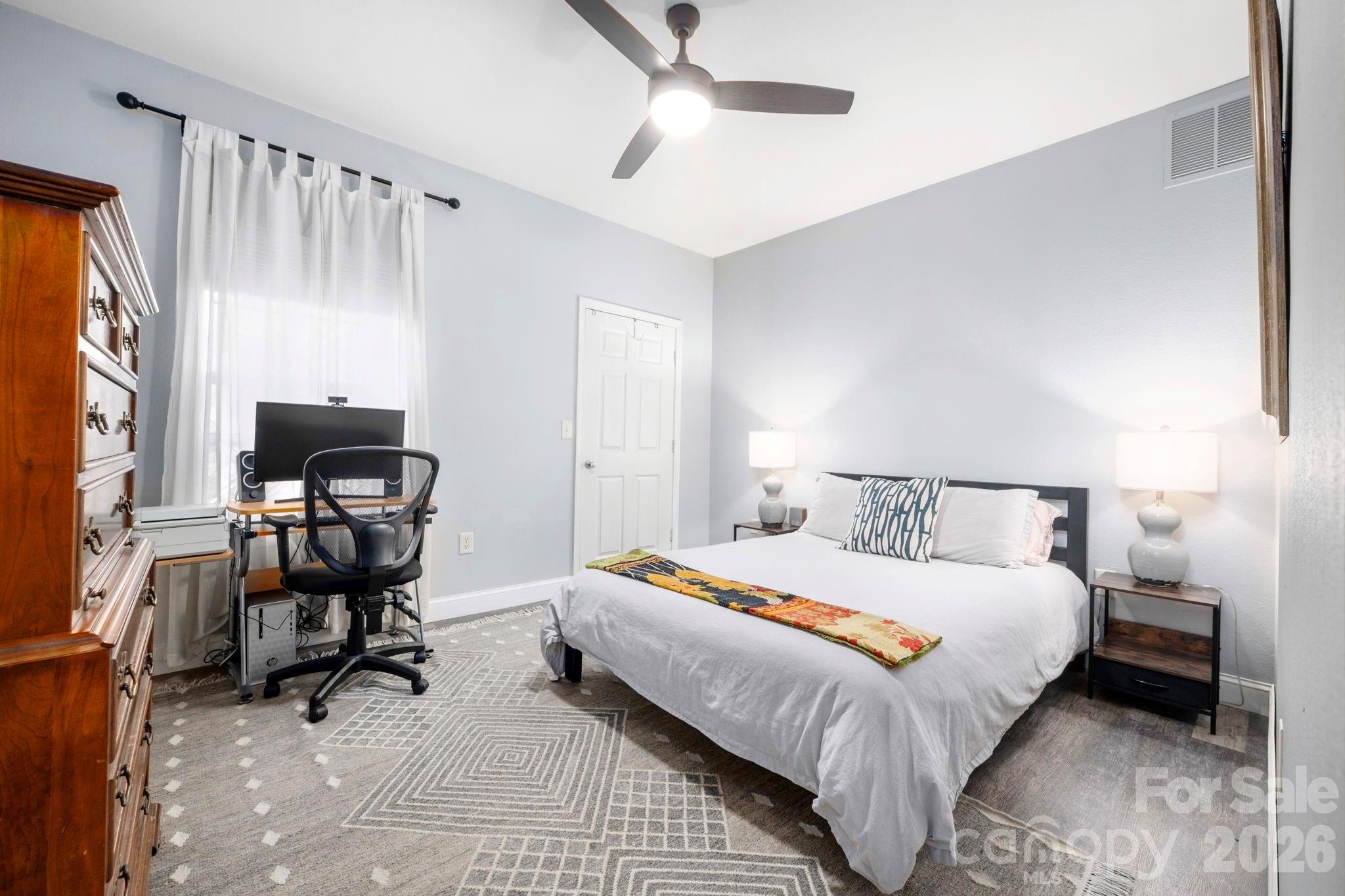 600 Vista Lake Drive 4 Property Photo 10