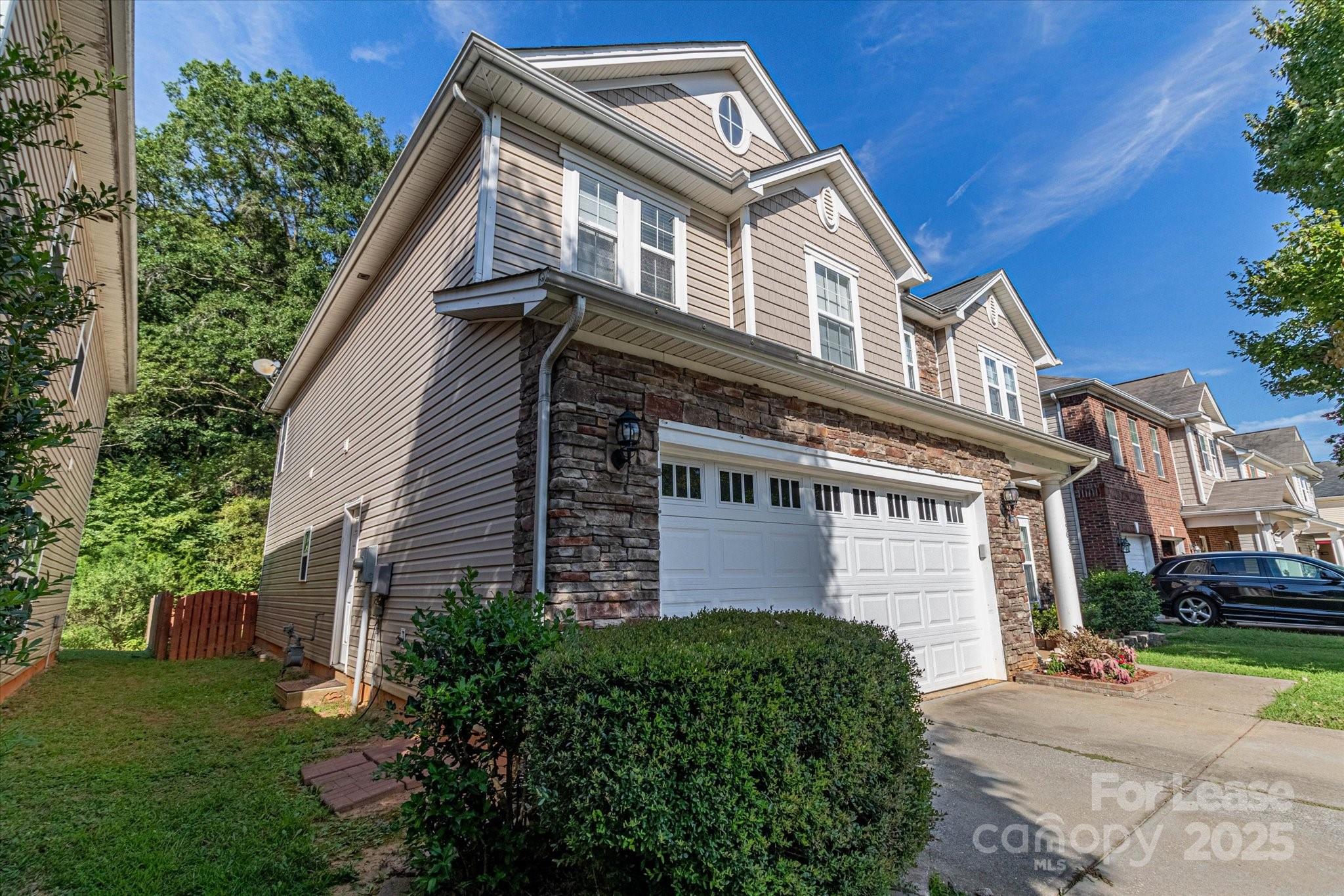 15635 Normans Landing Drive Property Photo 6