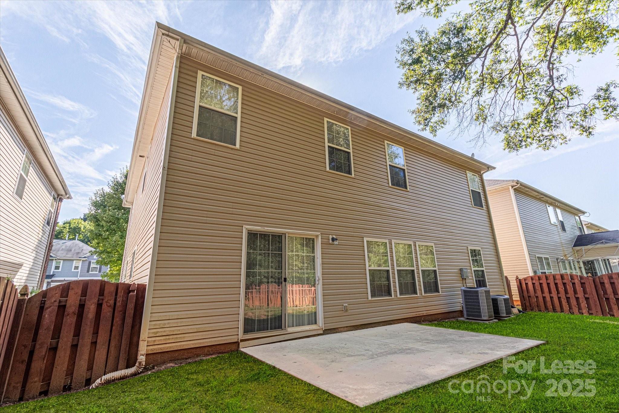 15635 Normans Landing Drive Property Photo 8