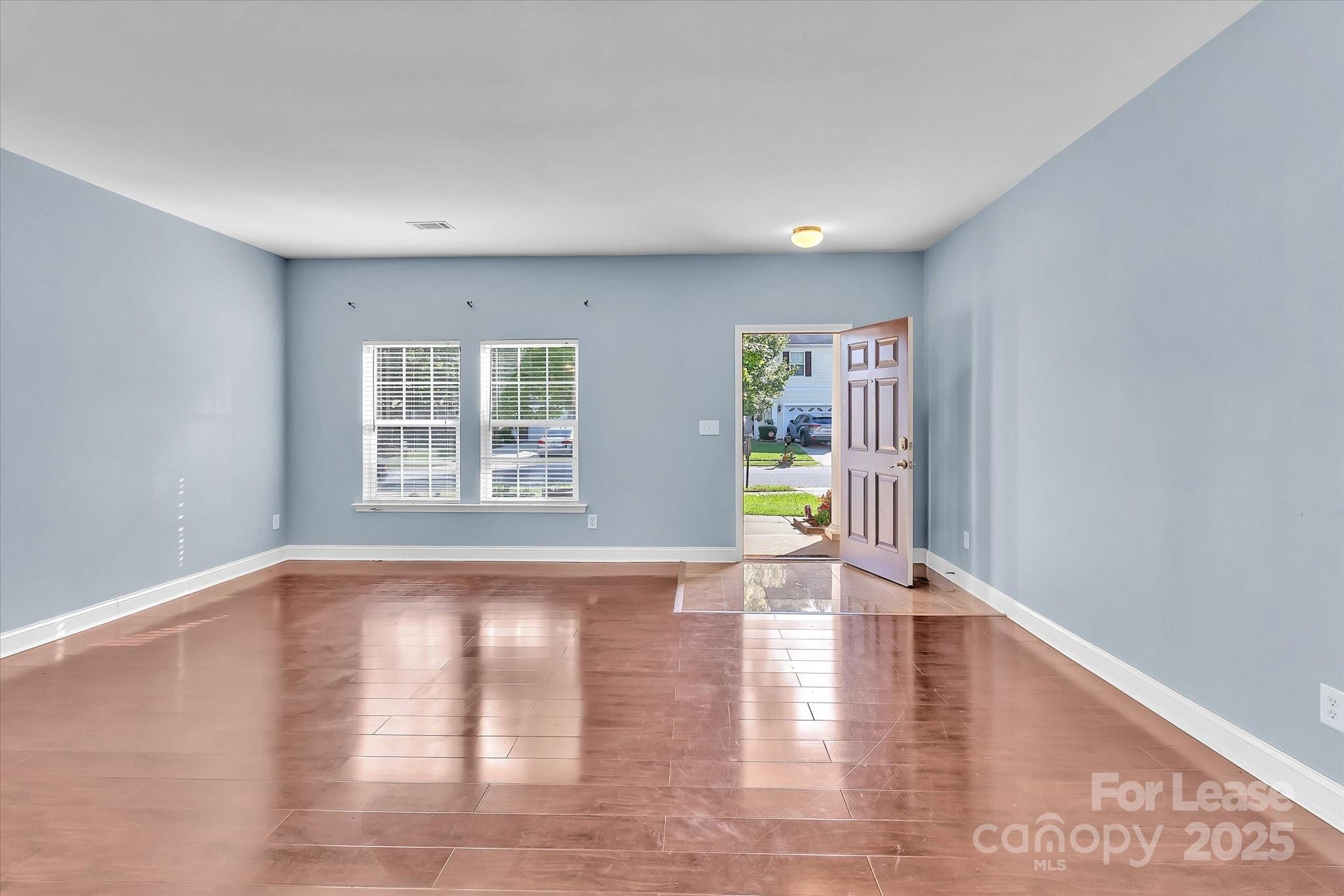 15635 Normans Landing Drive Property Photo 10