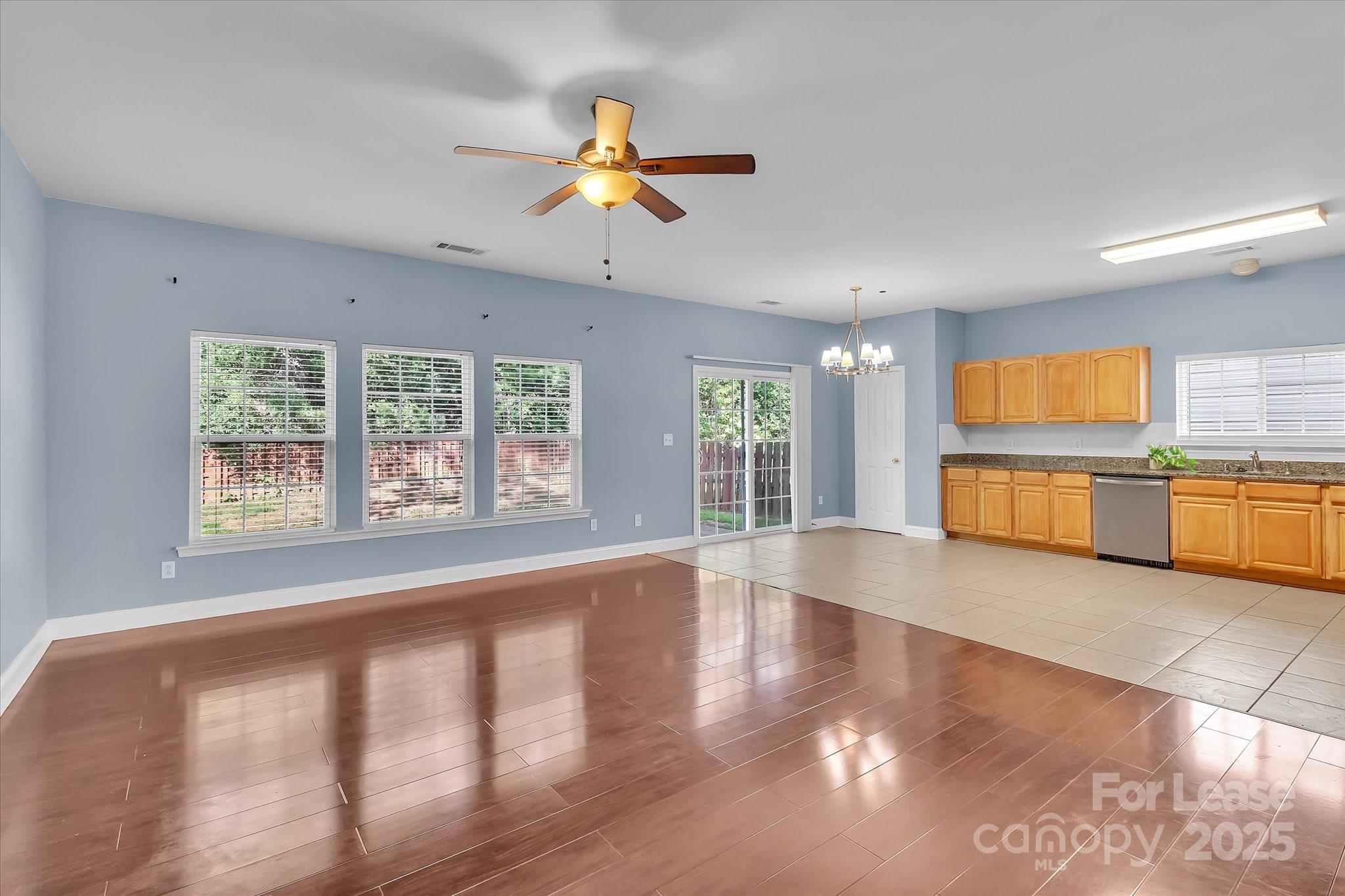 15635 Normans Landing Drive Property Photo 13