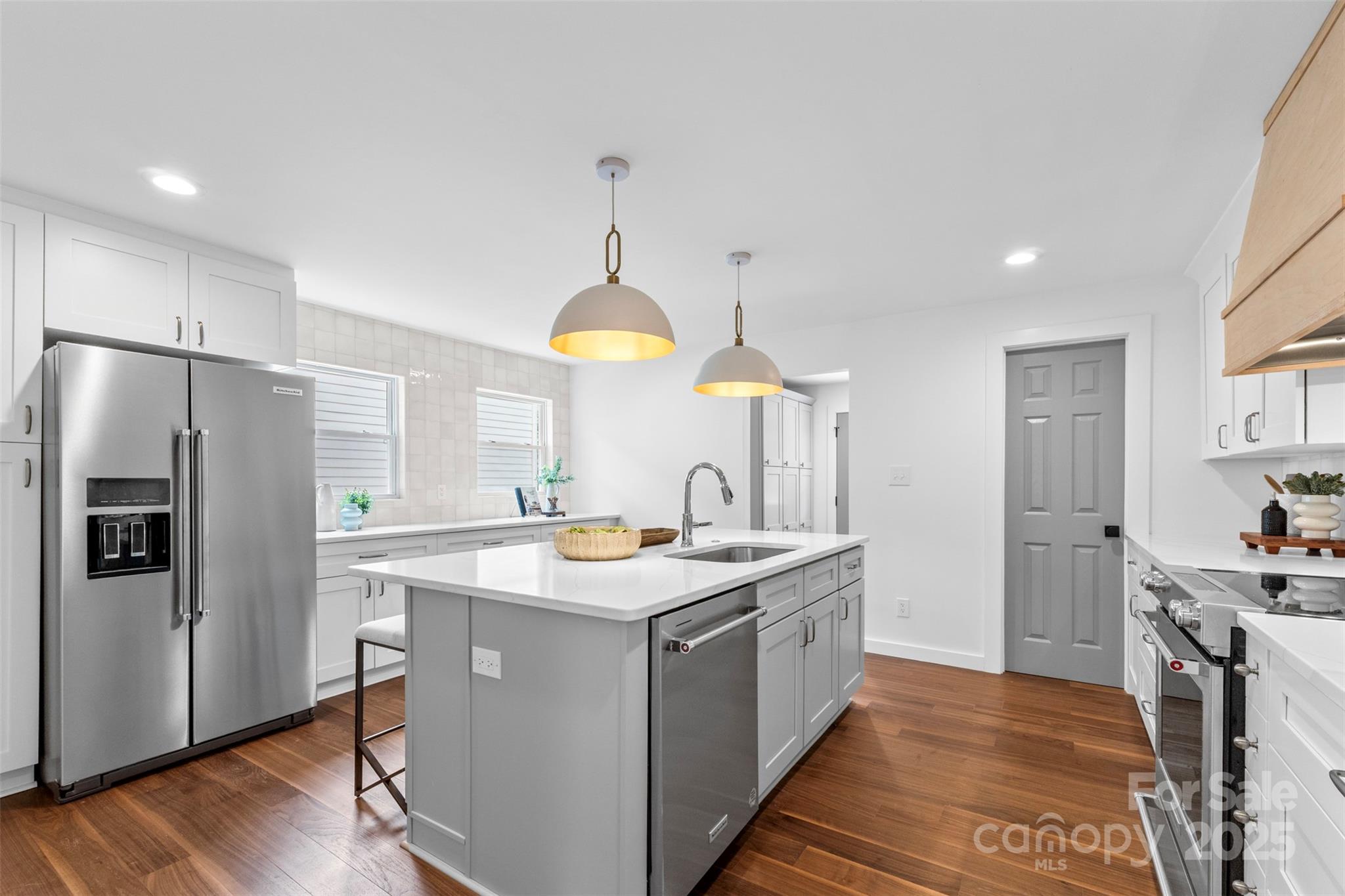 1314 Ordermore Avenue Property Photo 3