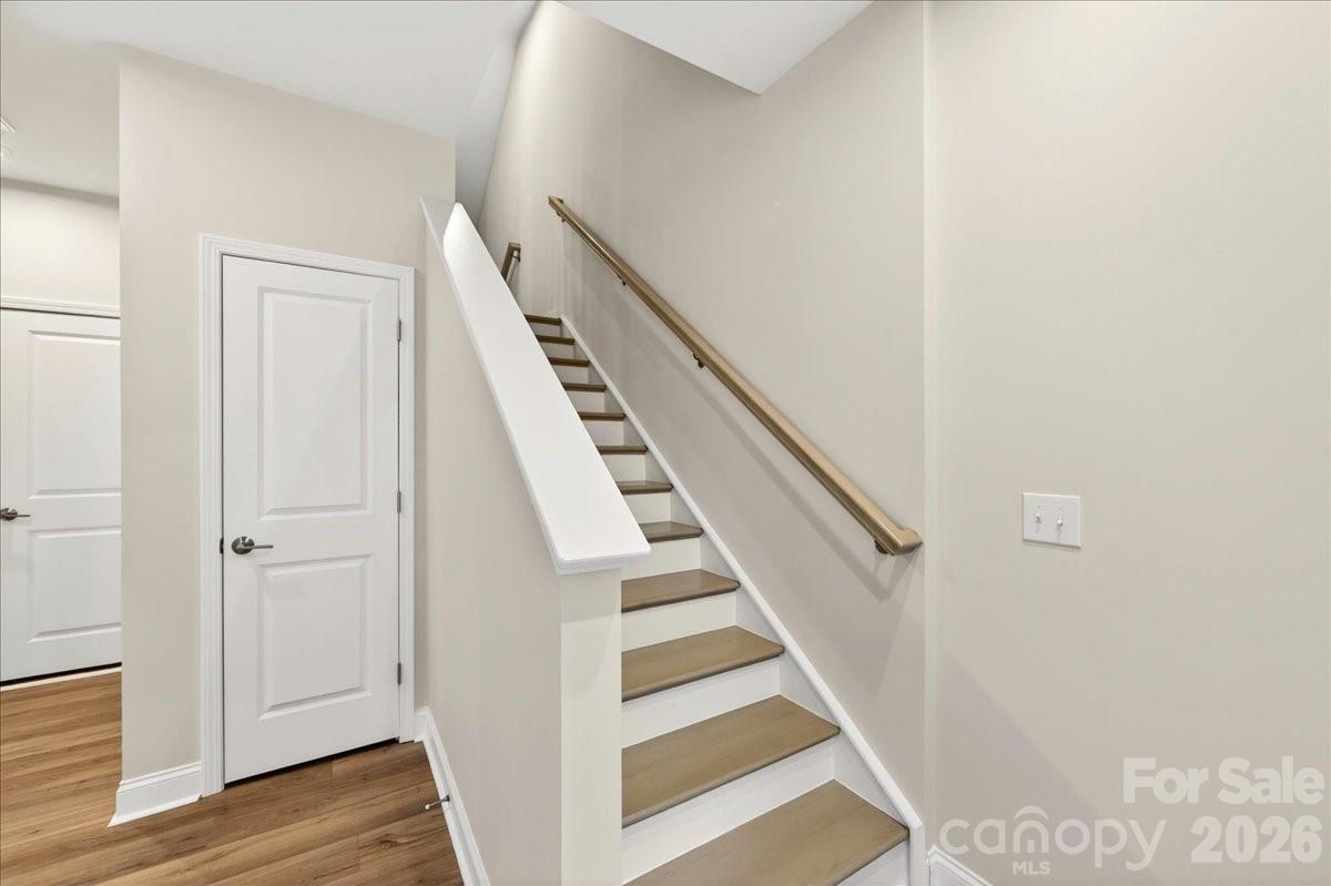 921 Archway Lane Property Photo 5