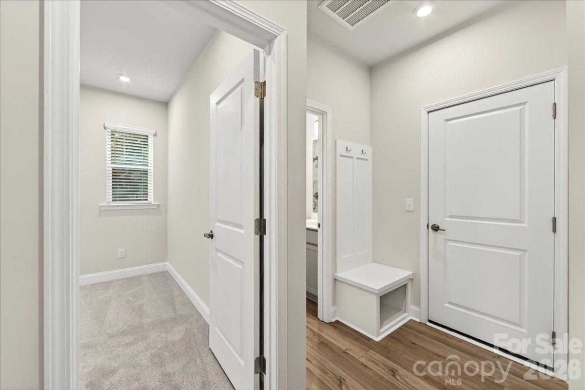 921 Archway Lane Property Photo 6