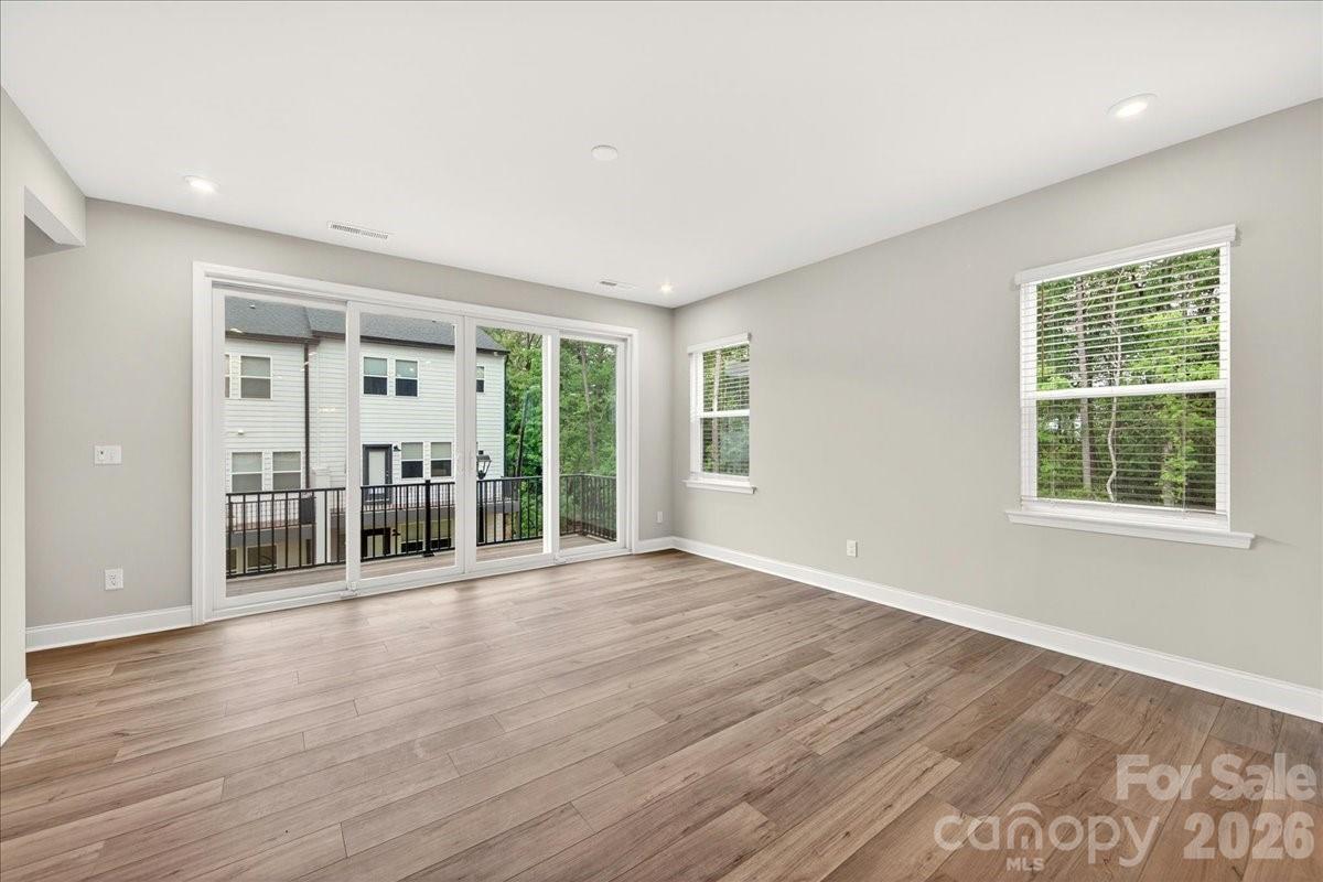 921 Archway Lane Property Photo 10