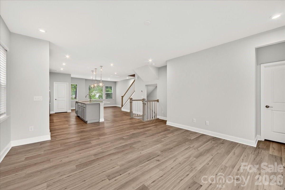 921 Archway Lane Property Photo 12