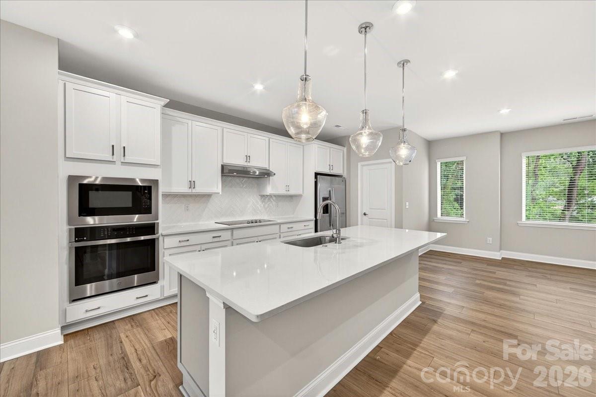 921 Archway Lane Property Photo 15
