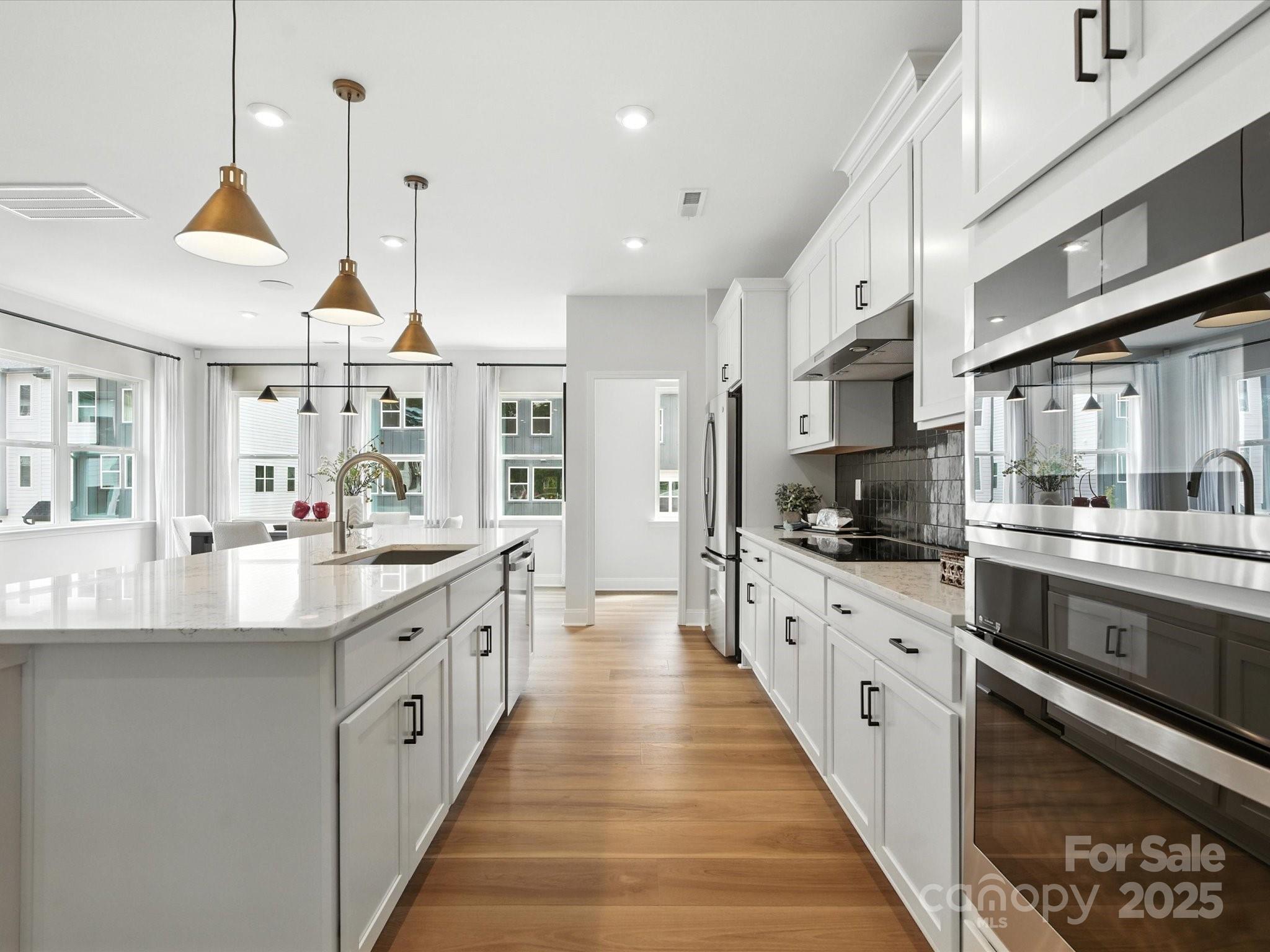 8040 Cedarsmith Court Property Photo 1