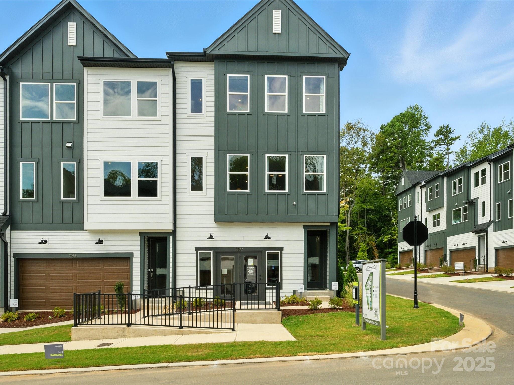 8040 Cedarsmith Court Property Photo 2