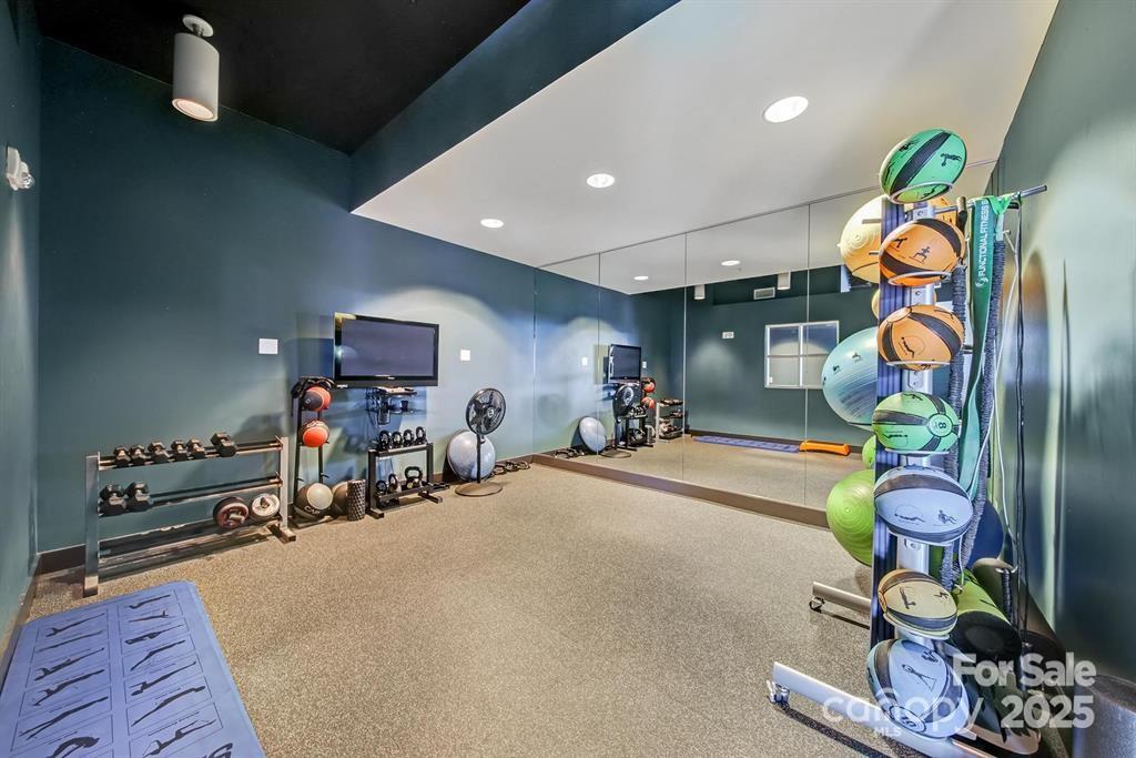 210 N Church Street 2612 Property Photo 28