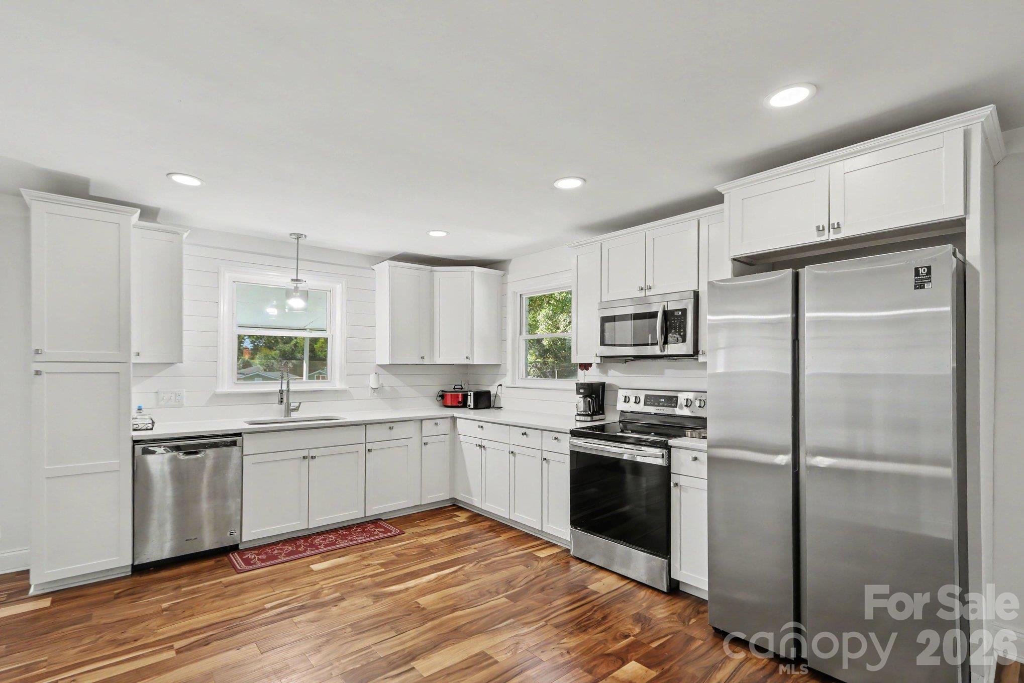 41 Fleetwood Drive Property Photo 3