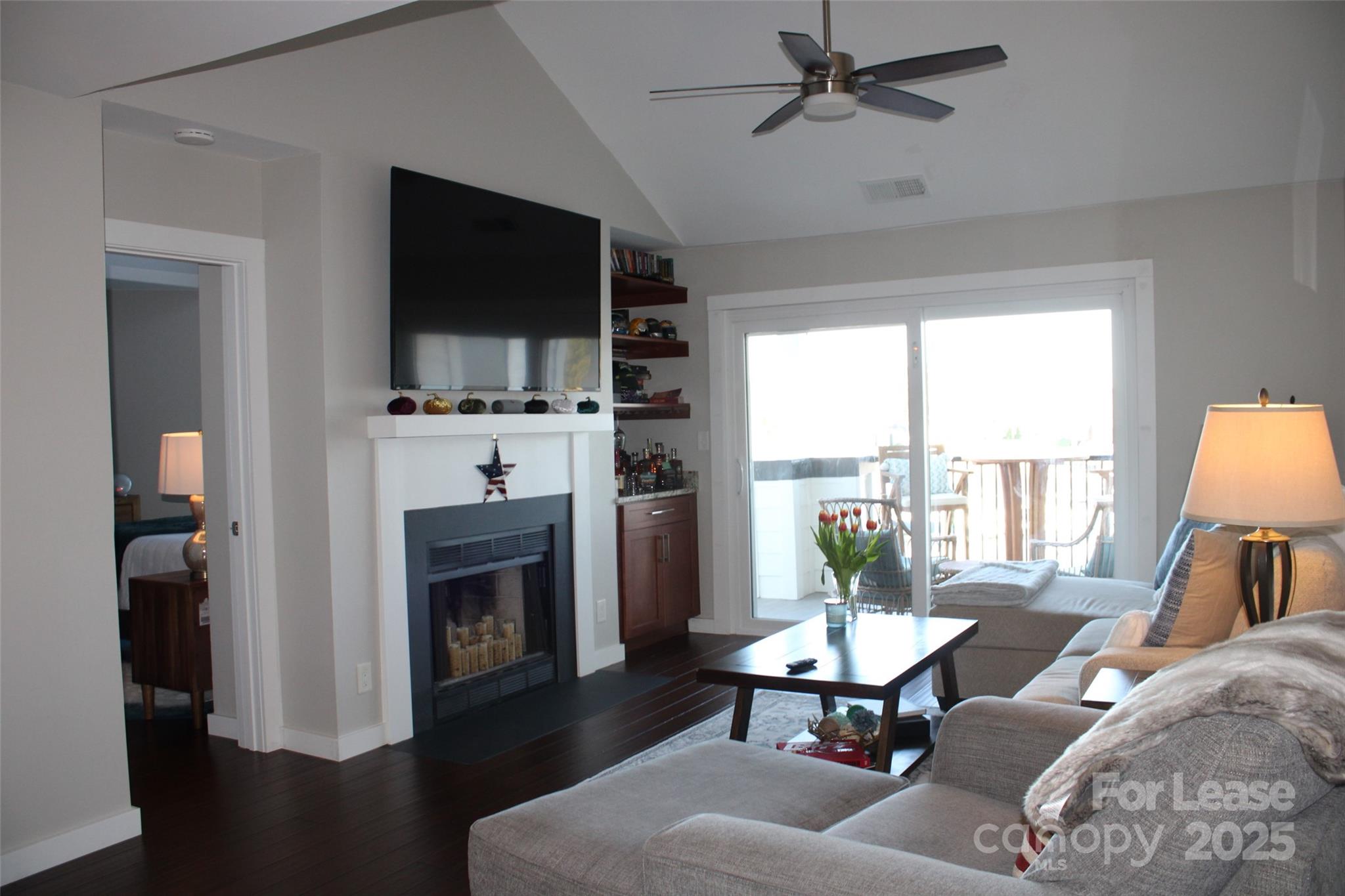 18749 Vineyard Point Lane Property Photo 9