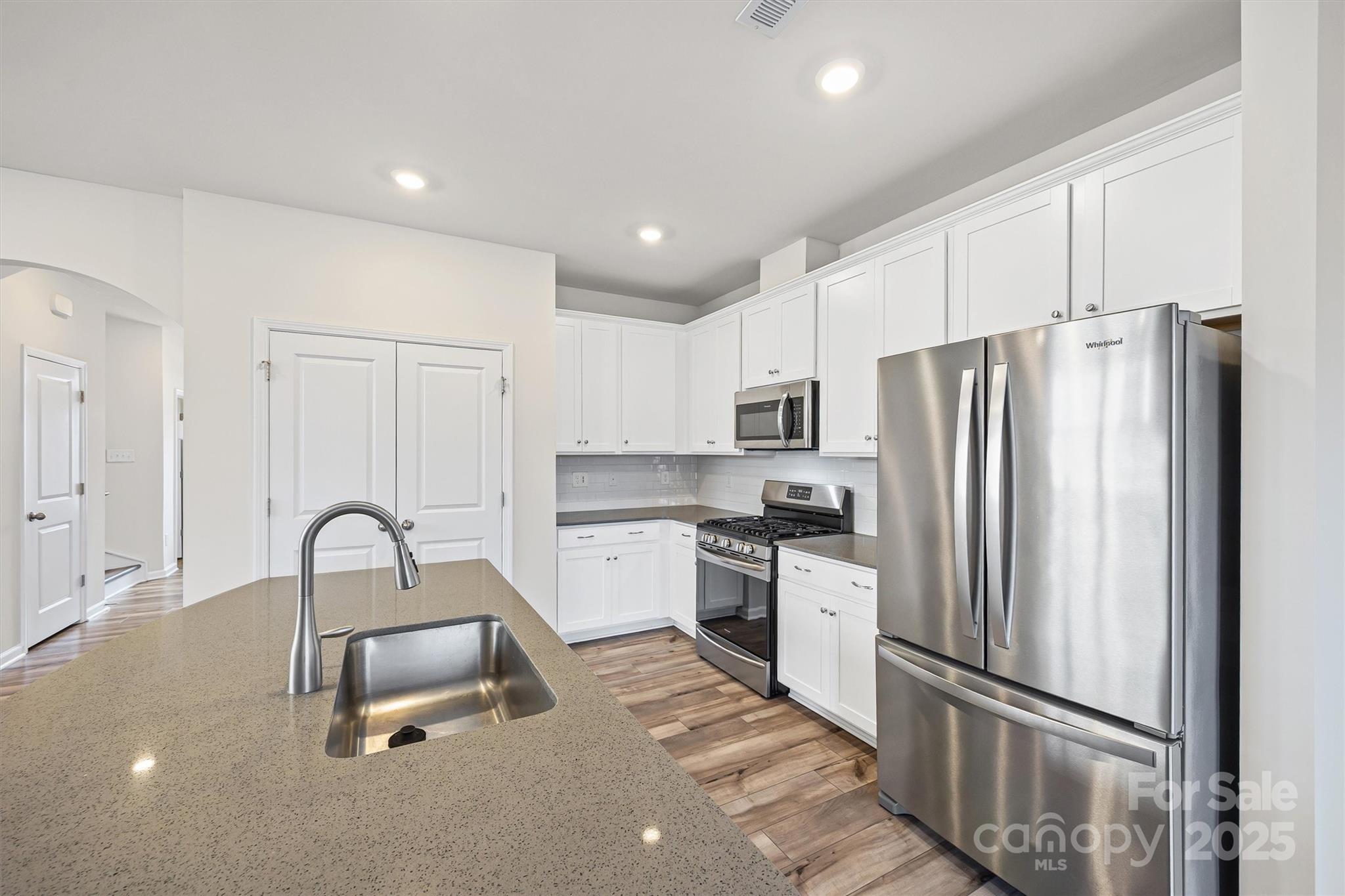 5038 Moss Pine Way Property Photo 8