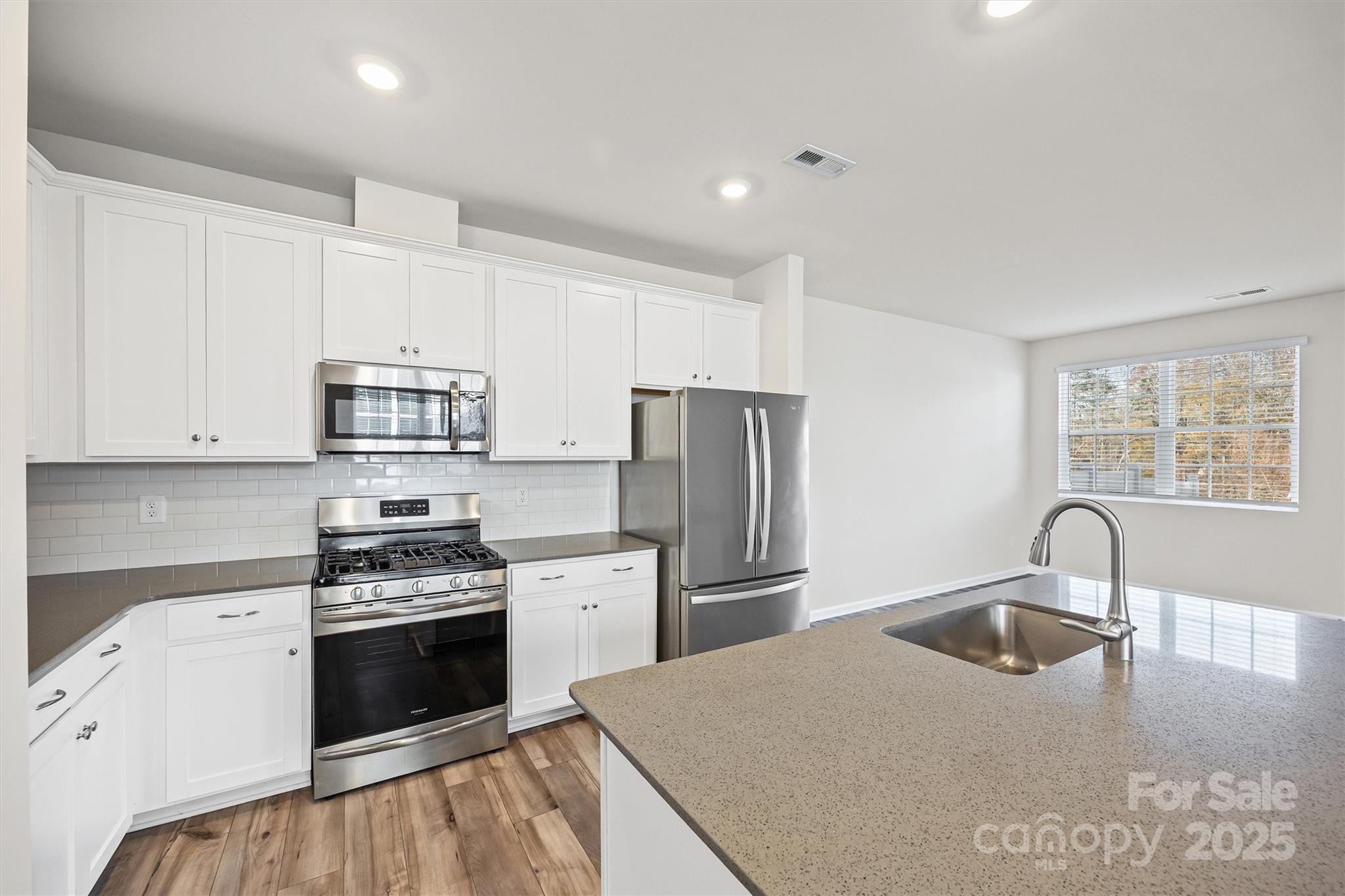 5038 Moss Pine Way Property Photo 9
