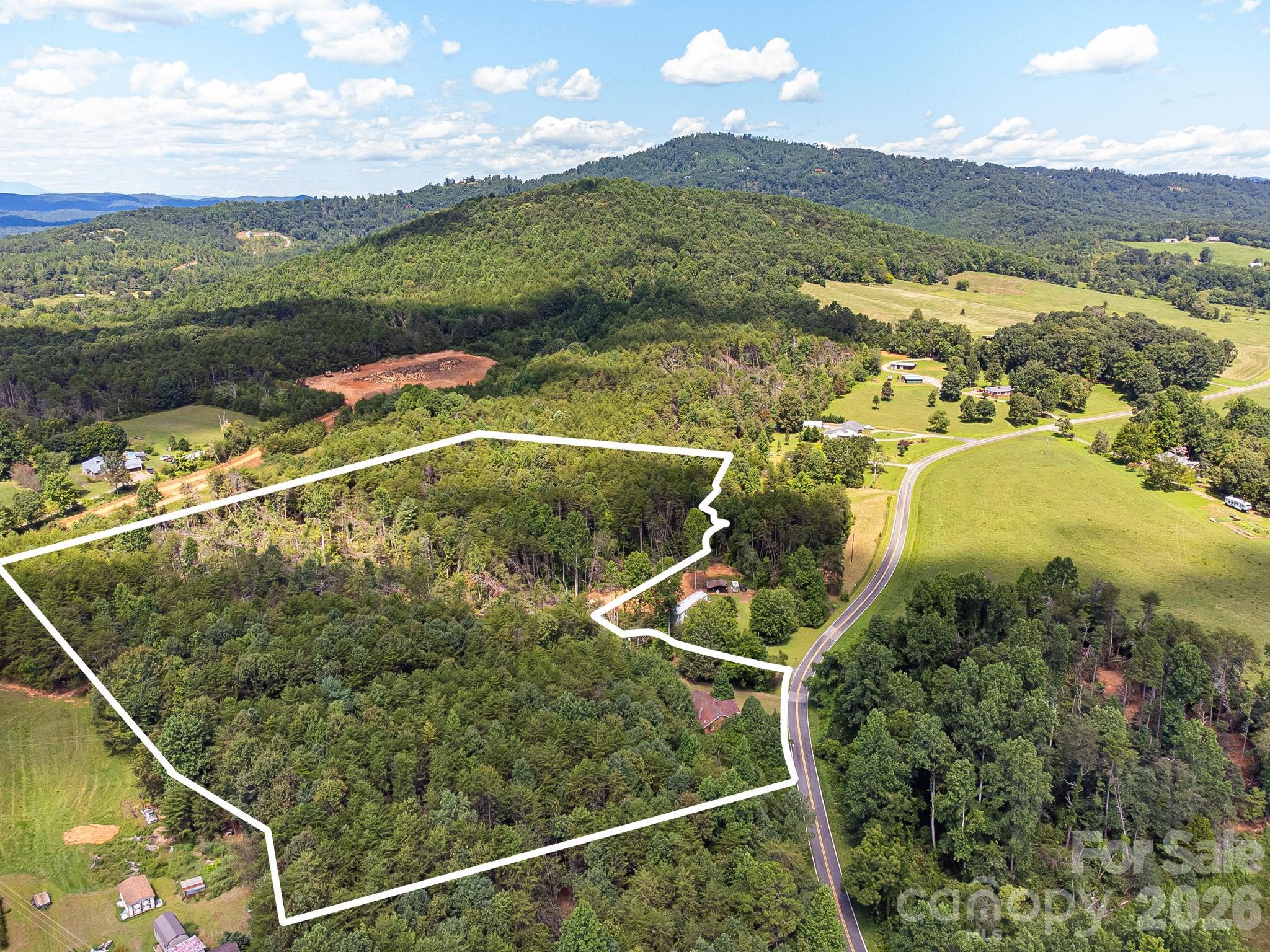 211 Luckadoo Road Property Photo 2