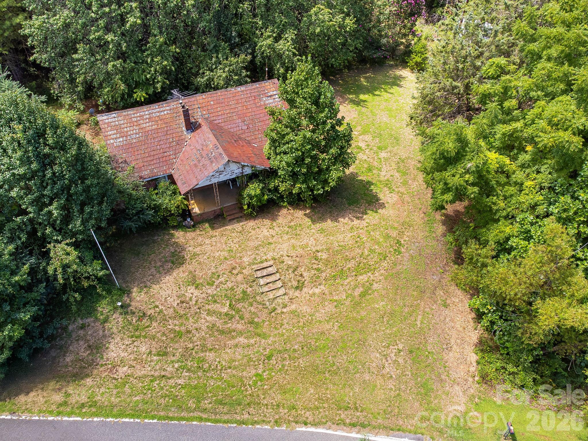 211 Luckadoo Road Property Photo 10