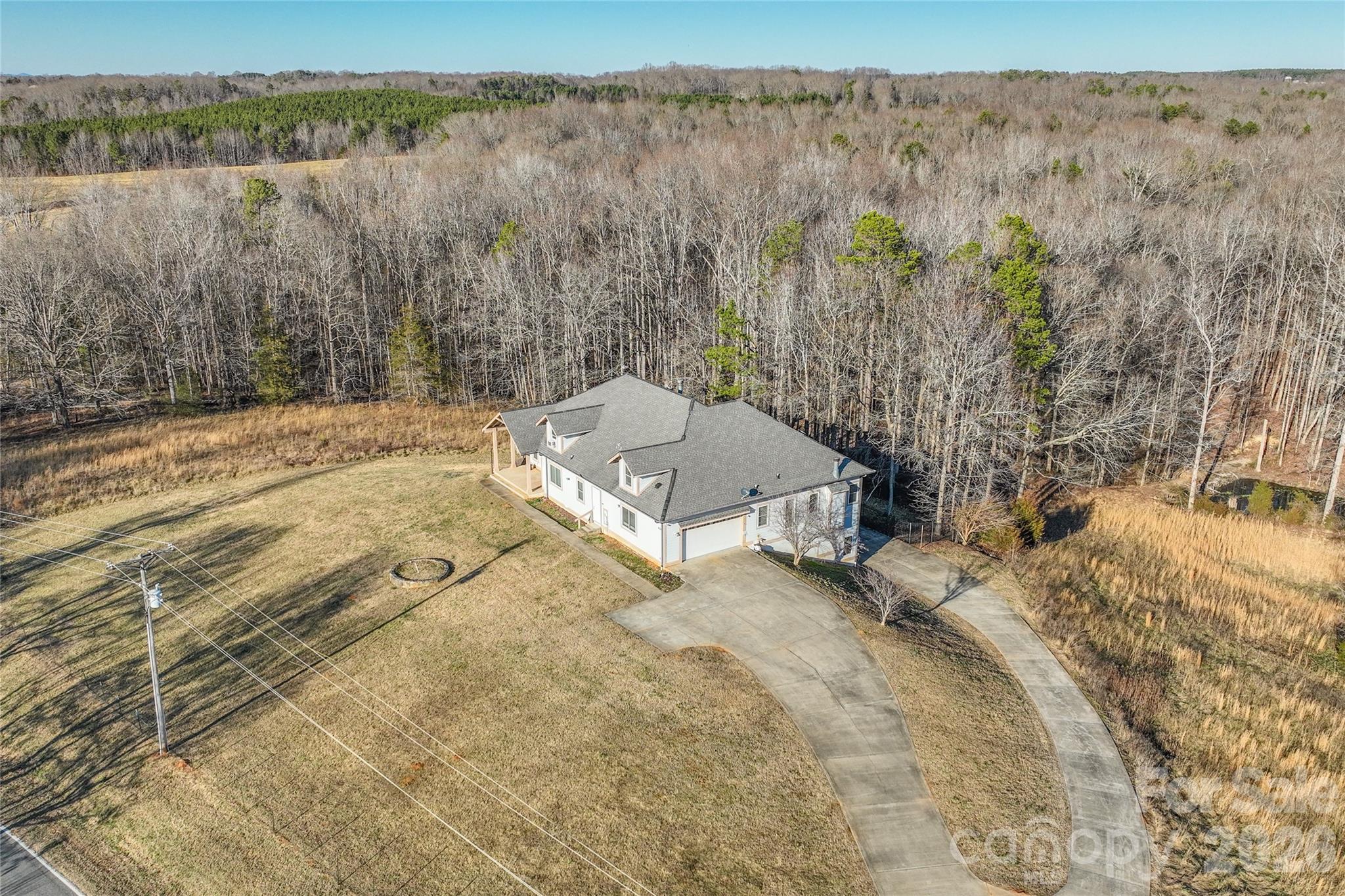 424 Rollingbrook Road Property Photo 1