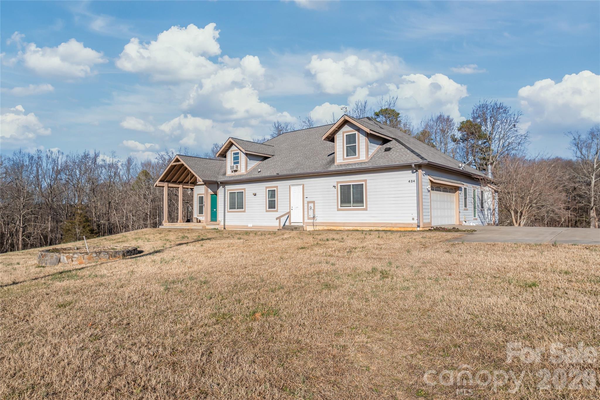424 Rollingbrook Road Property Photo 4