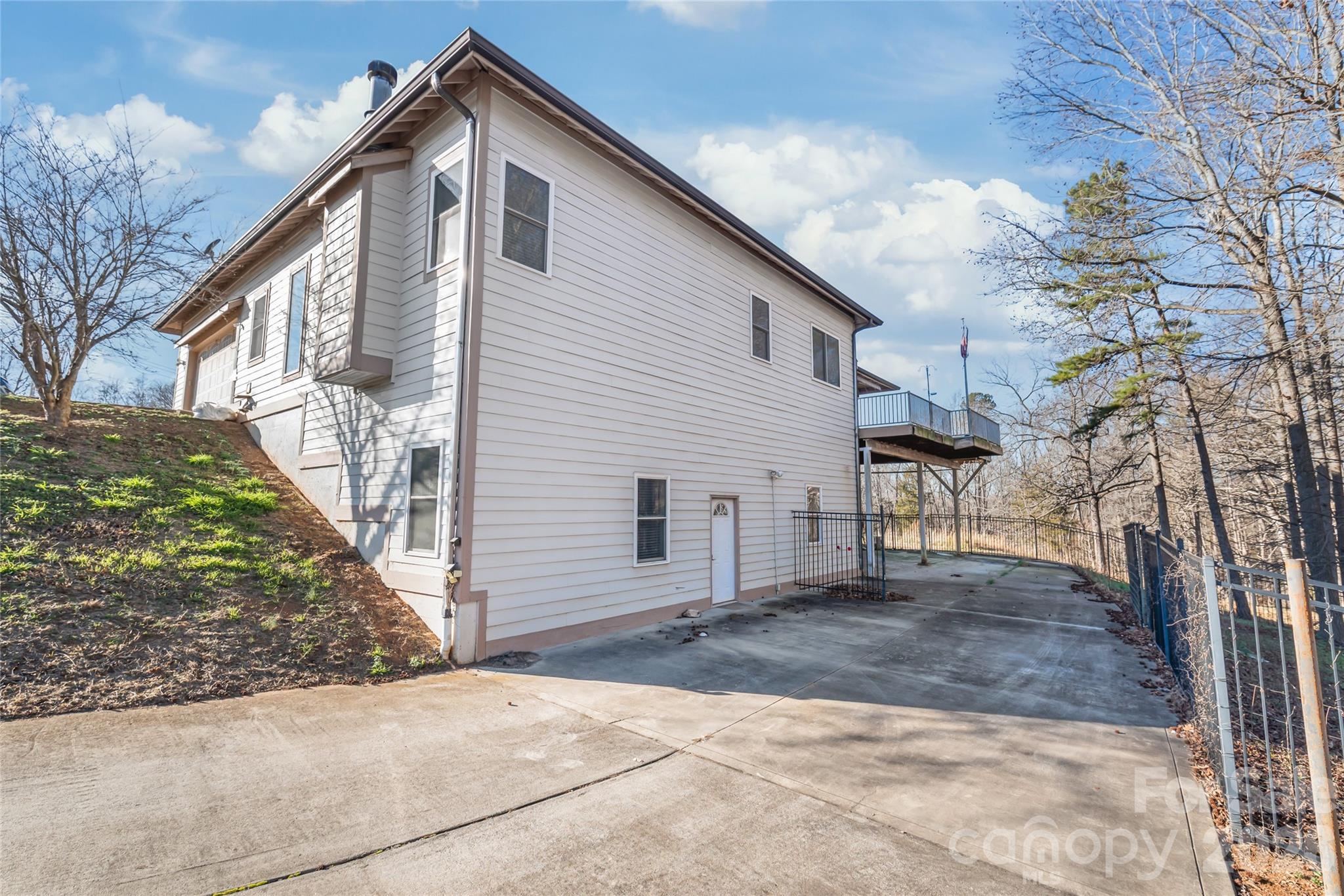 424 Rollingbrook Road Property Photo 34