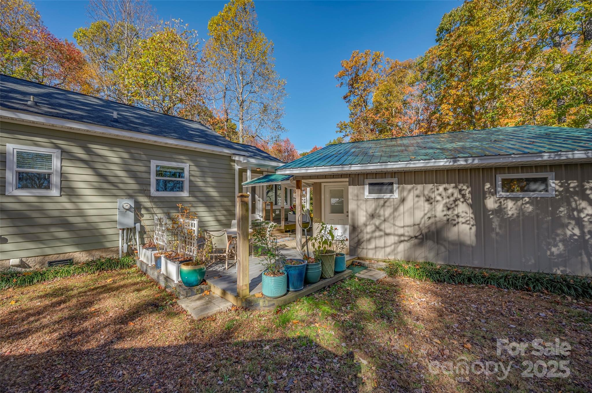 189 Friendly Circle Property Photo 34