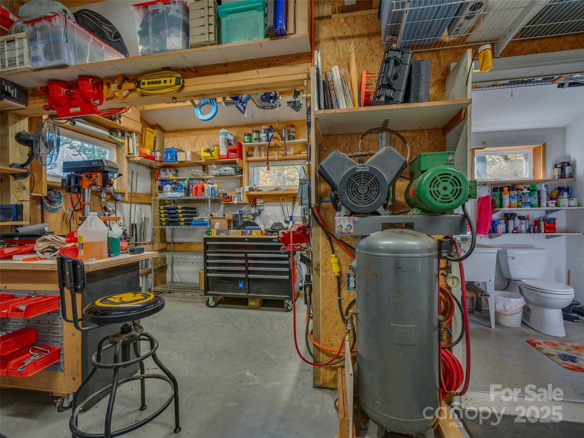 189 Friendly Circle Property Photo 40