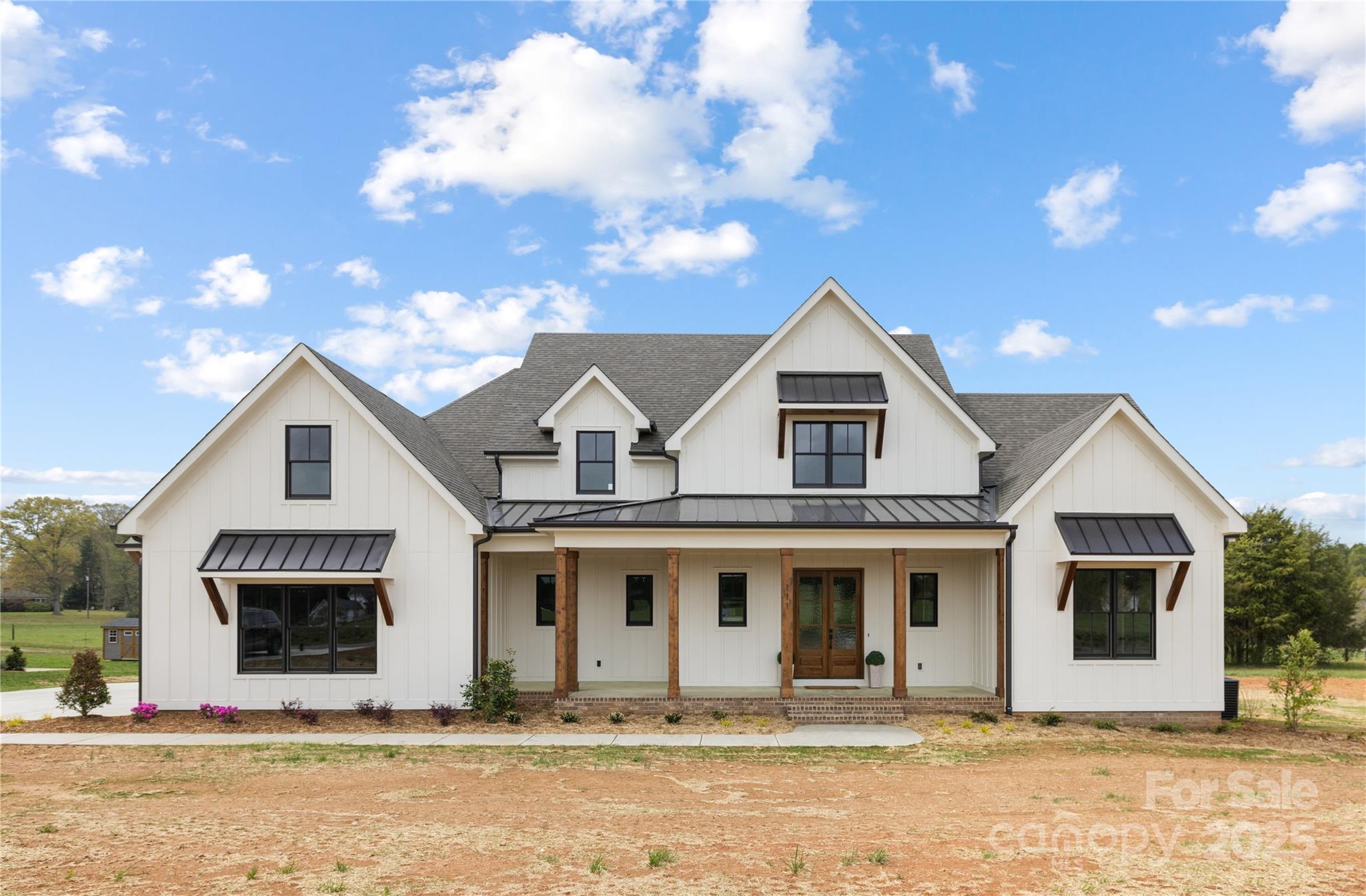 111 Monbo Meadows Lane Property Photo 2