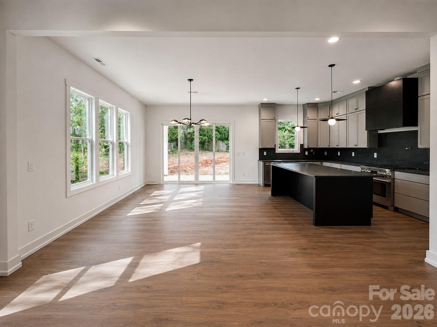 2621 Springway Drive Property Photo 3