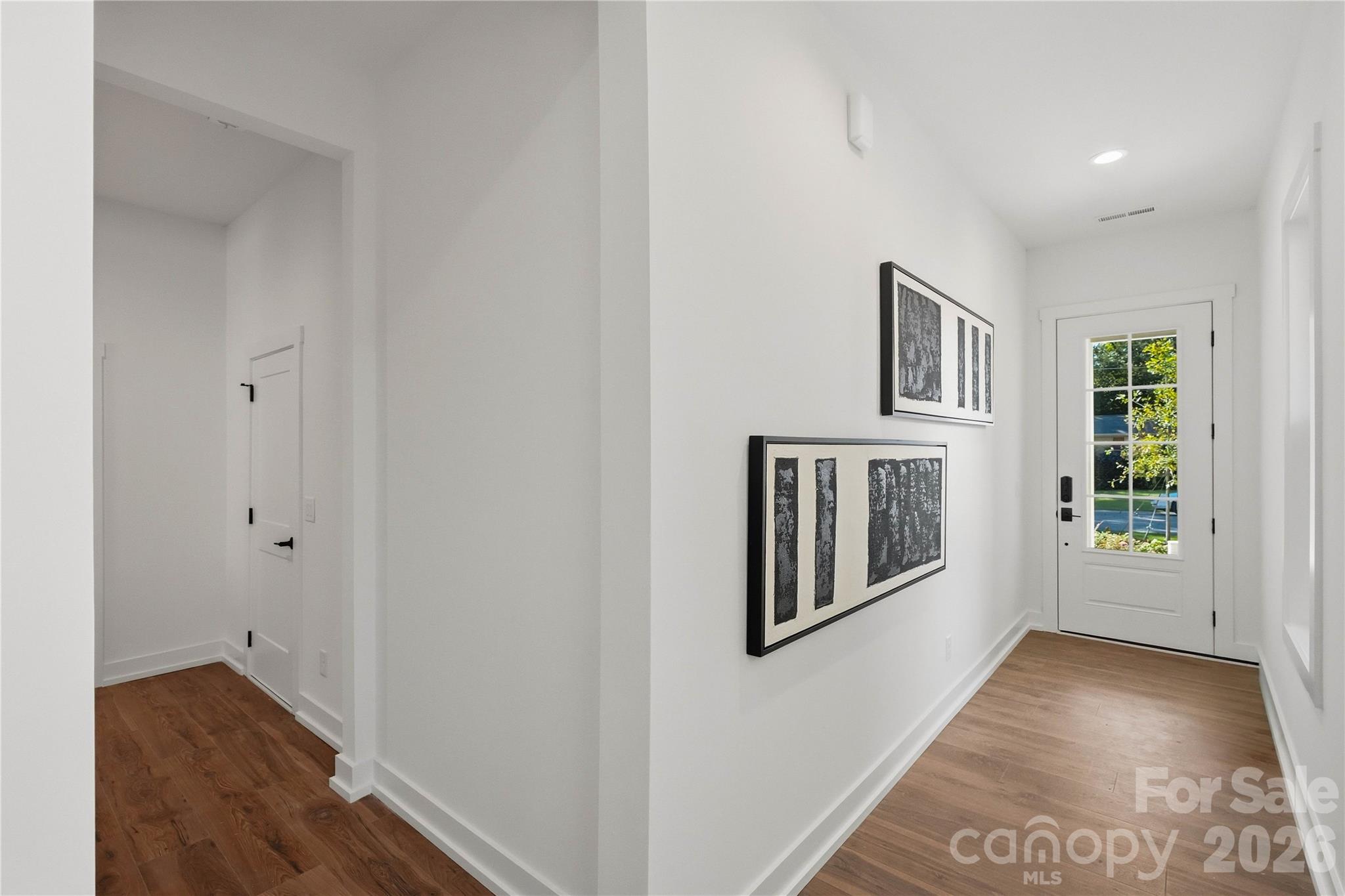 2621 Springway Drive Property Photo 4