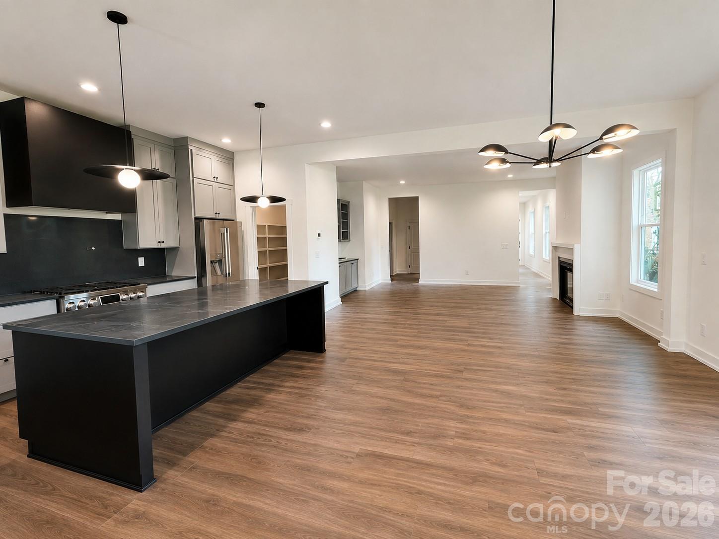 2621 Springway Drive Property Photo 6