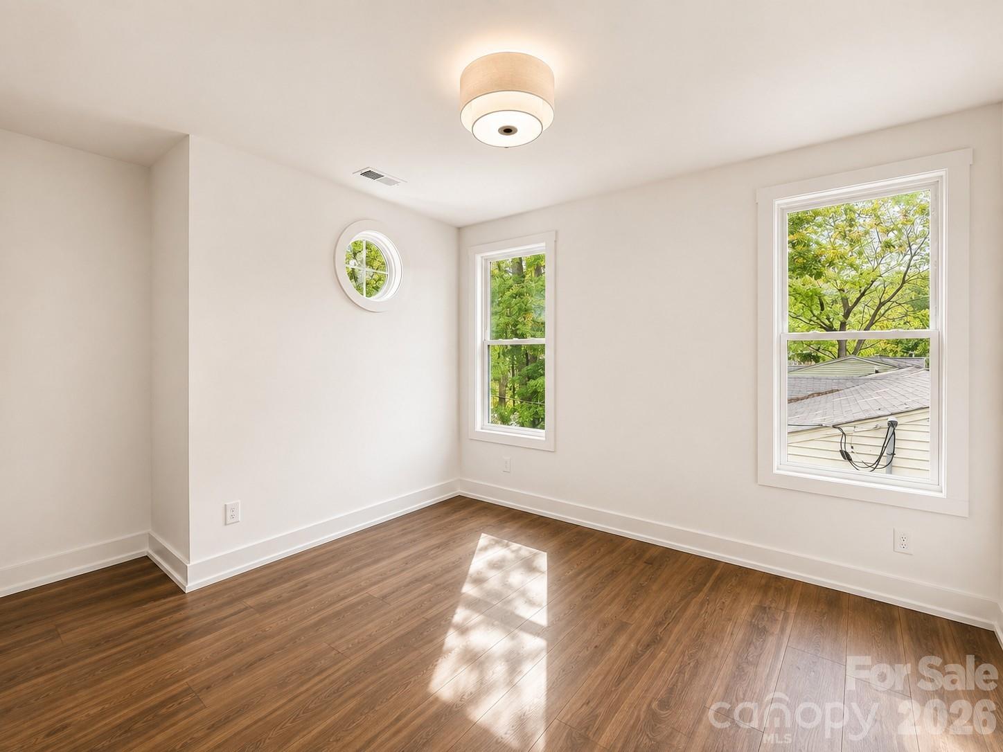 2621 Springway Drive Property Photo 12