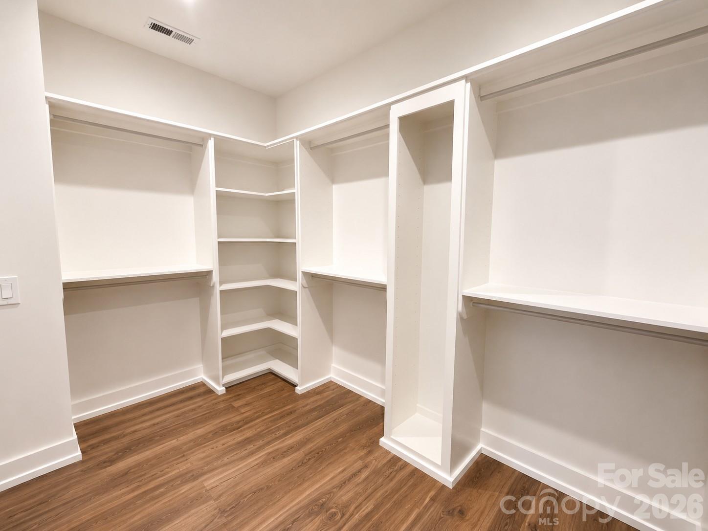 2621 Springway Drive Property Photo 14