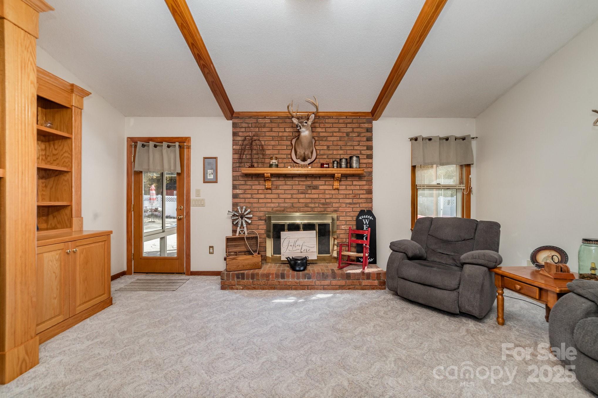 2595 Shamrock Road Property Photo 7