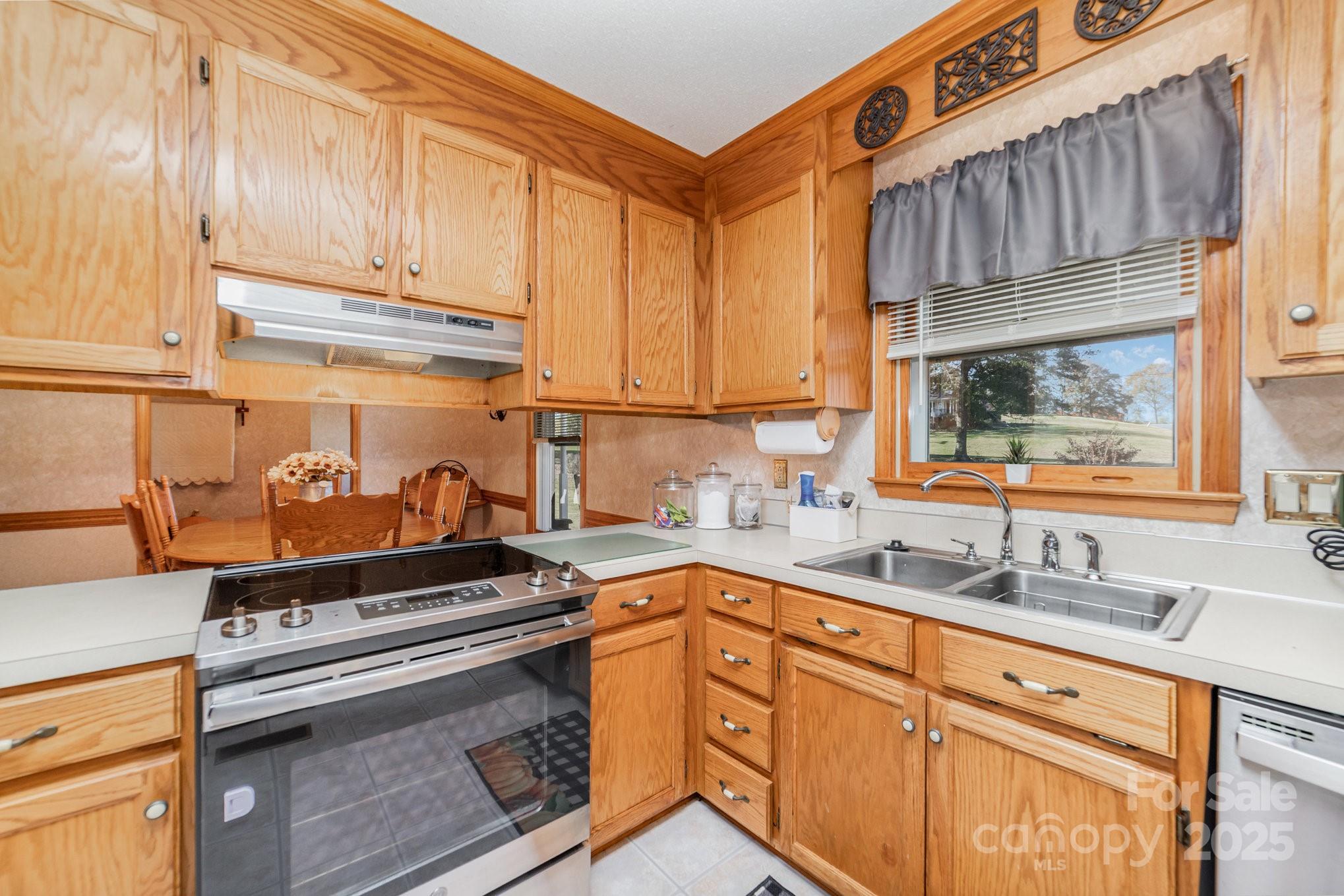 2595 Shamrock Road Property Photo 14