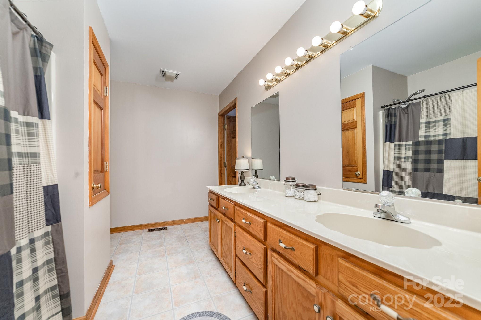 2595 Shamrock Road Property Photo 19