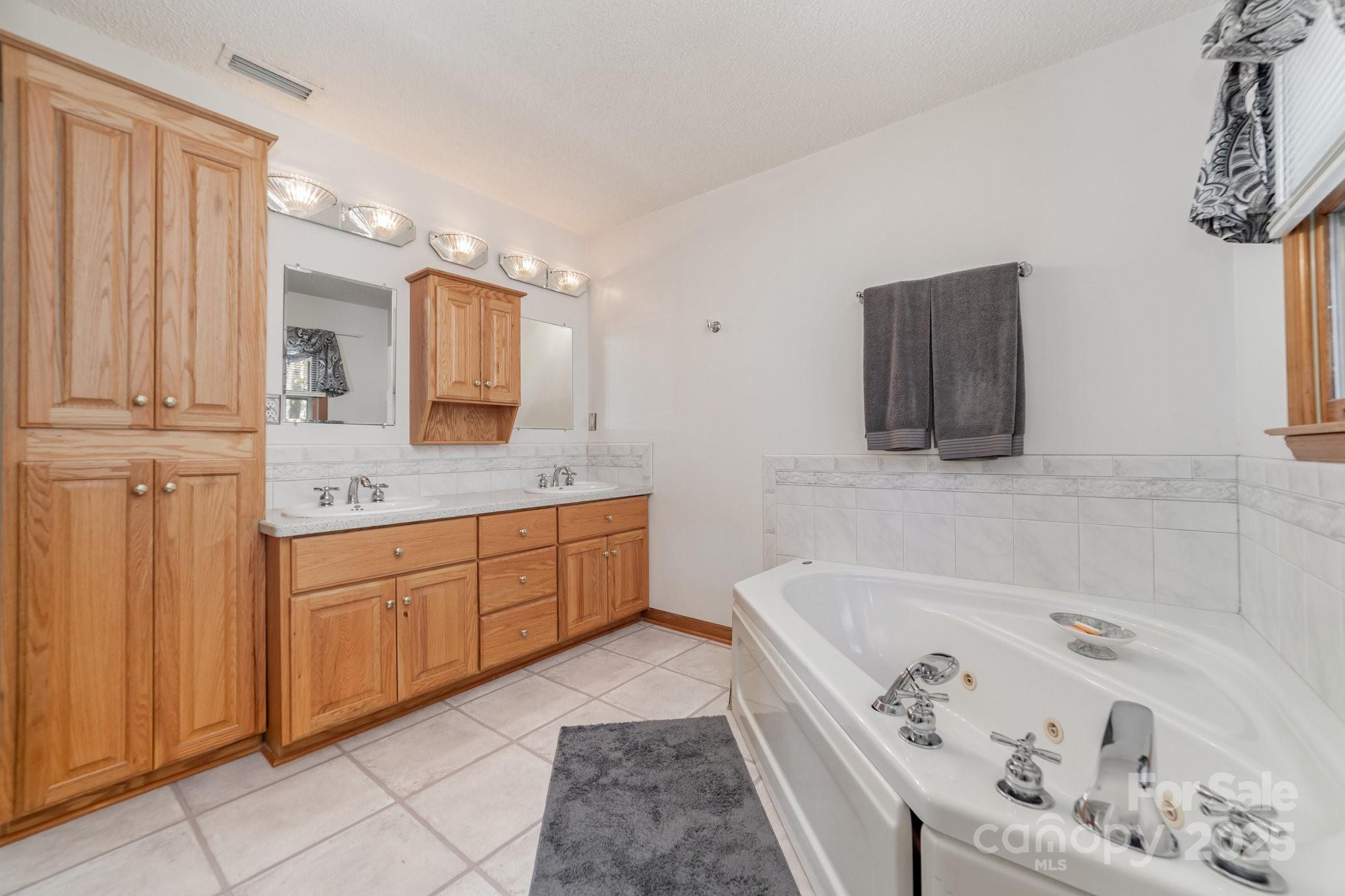 2595 Shamrock Road Property Photo 21