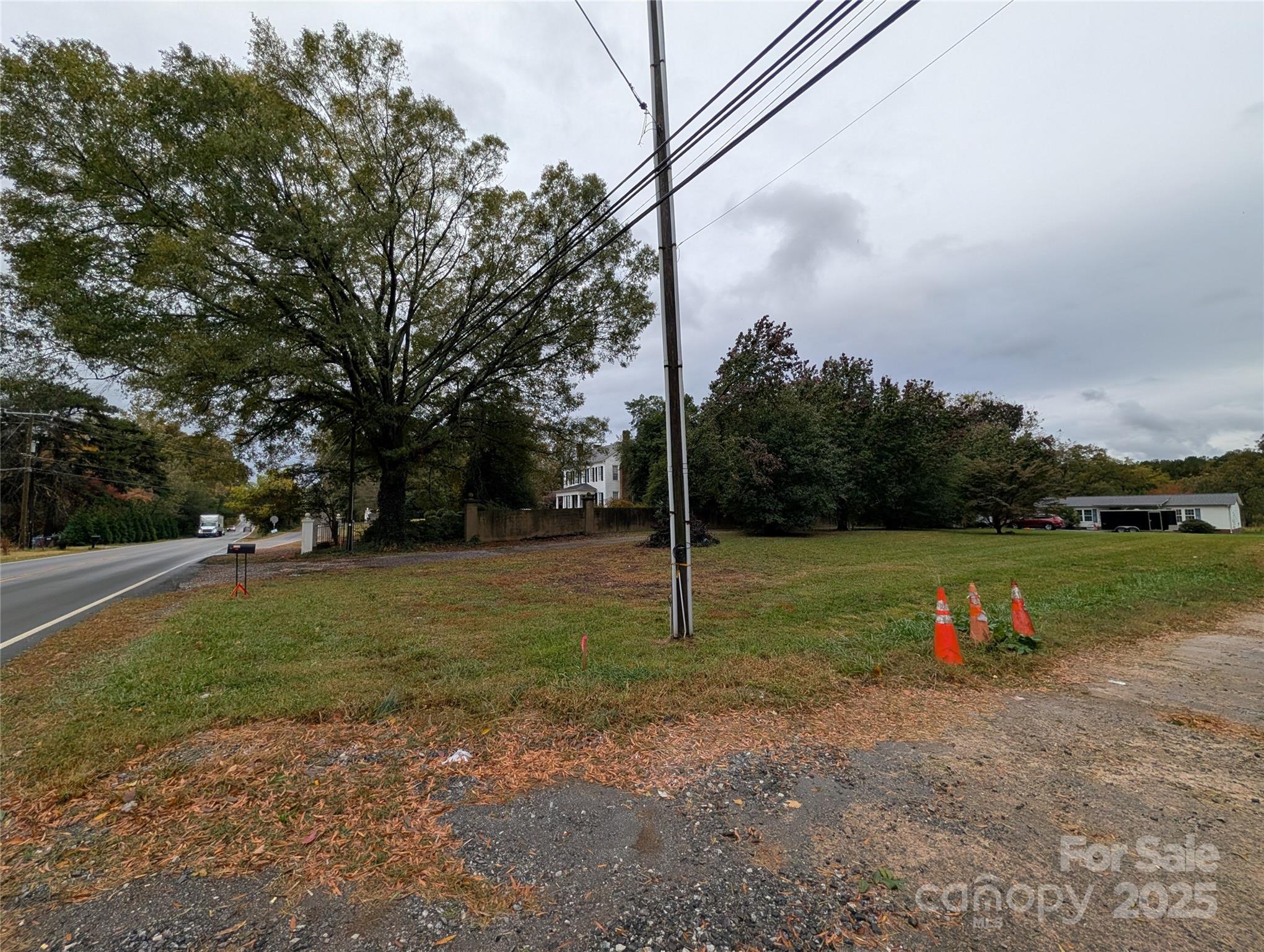 1332 Mecklenburg Highway Property Photo 2