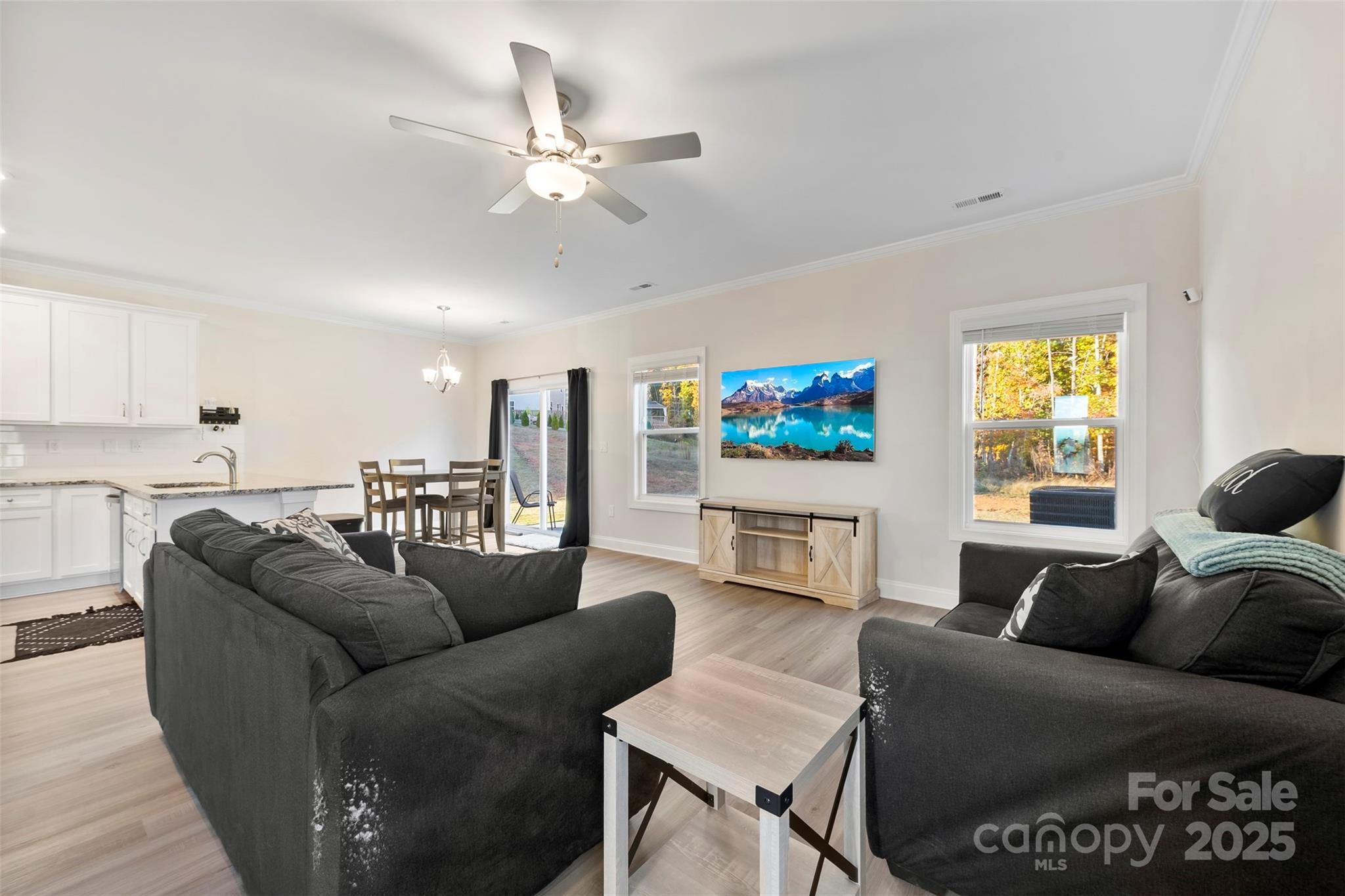 128 N Sina Street Property Photo 2