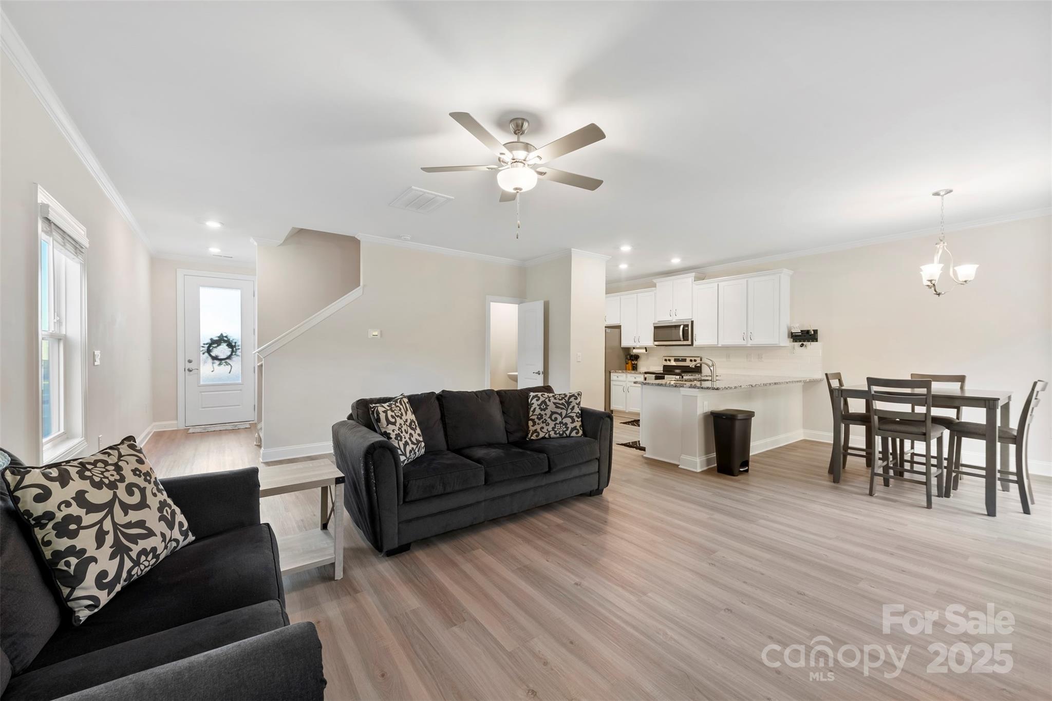 128 N Sina Street Property Photo 4