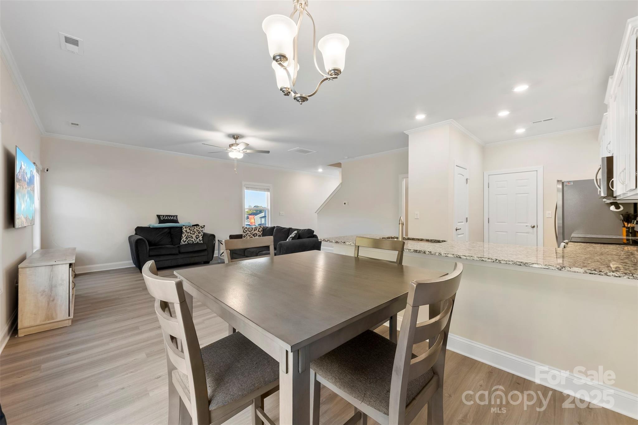 128 N Sina Street Property Photo 9