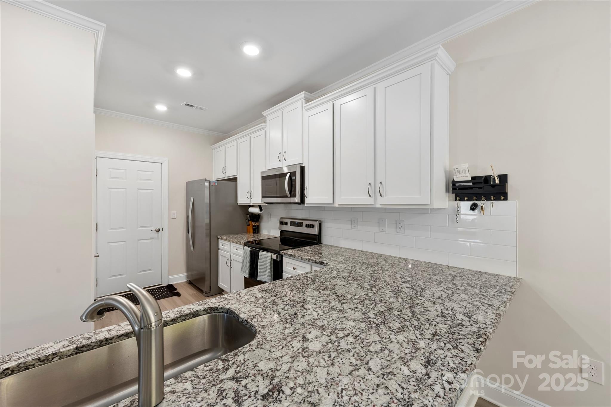 128 N Sina Street Property Photo 12