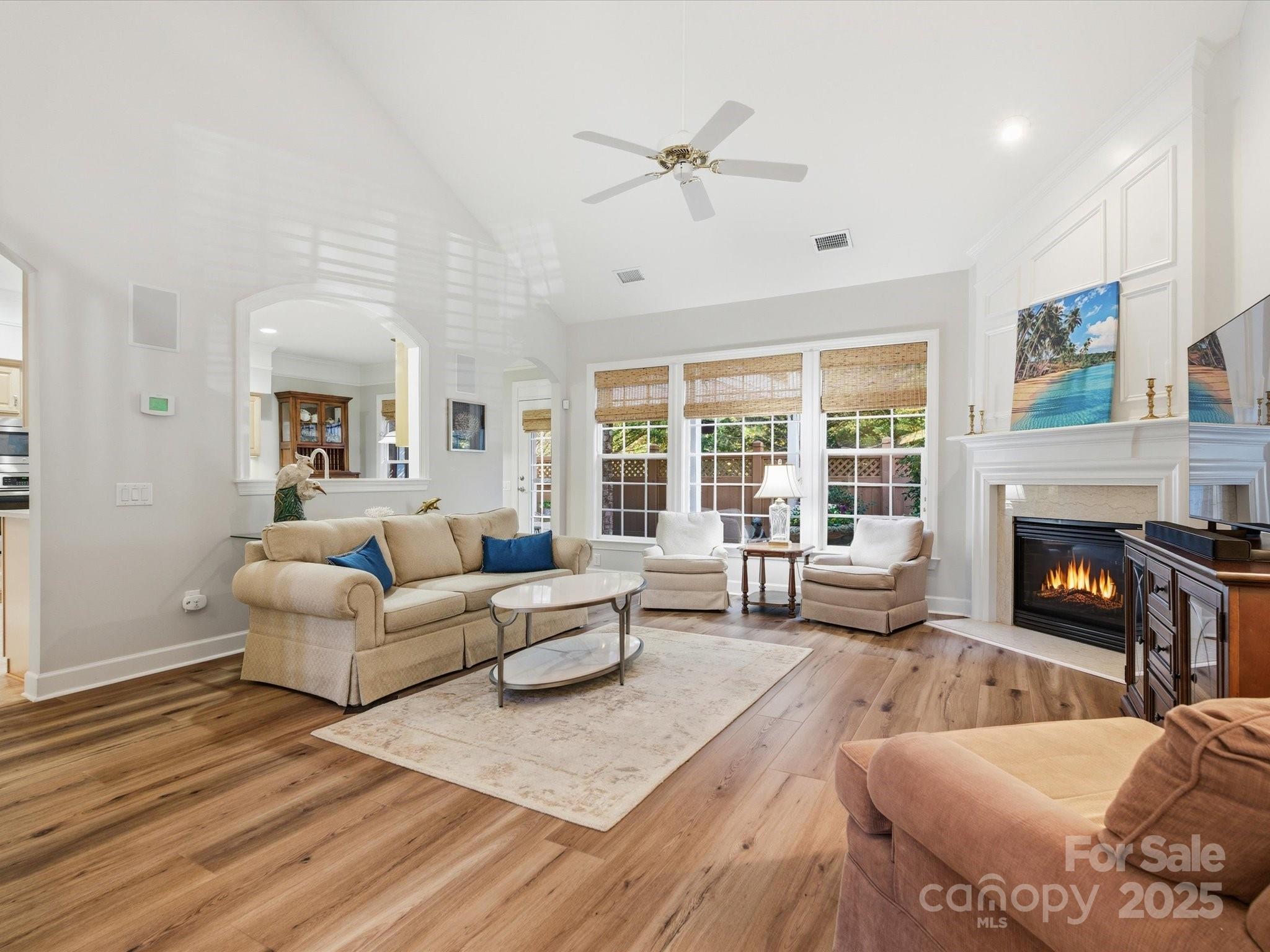 11419 Corliss Avenue Property Photo 5