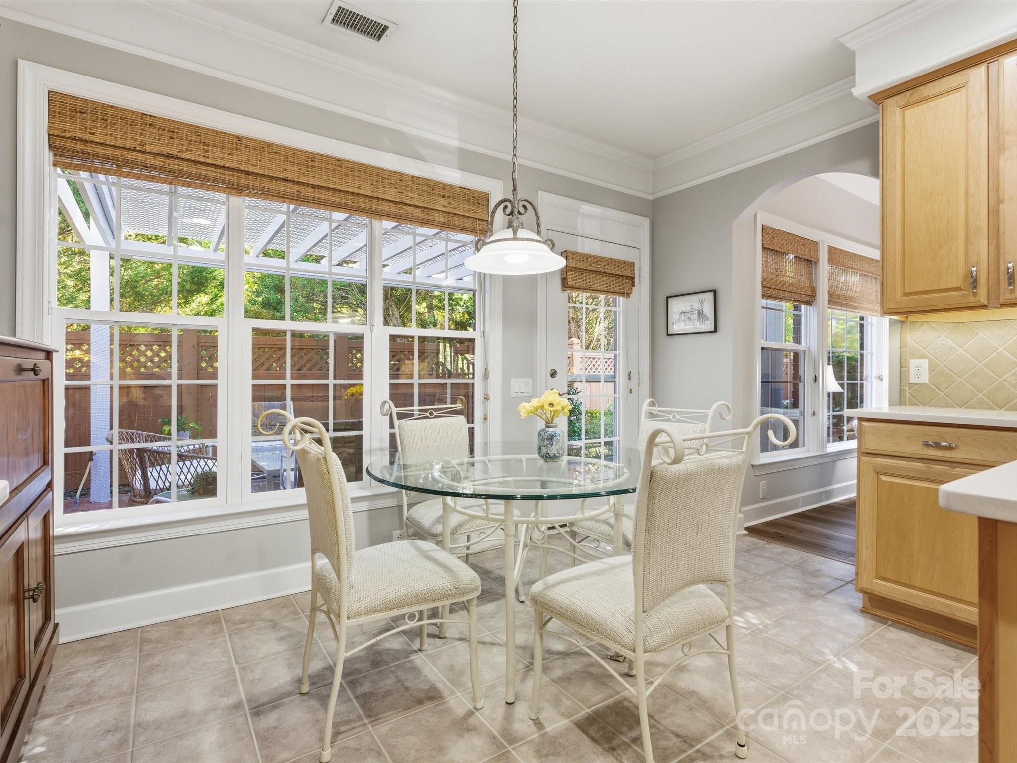 11419 Corliss Avenue Property Photo 8